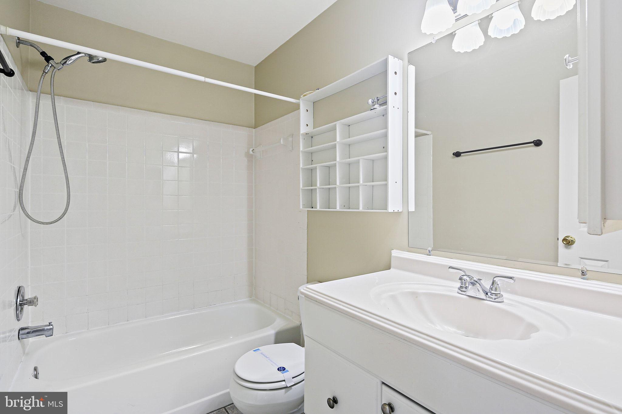 CHURCHILL TOWN SECTOR - Residential Lease