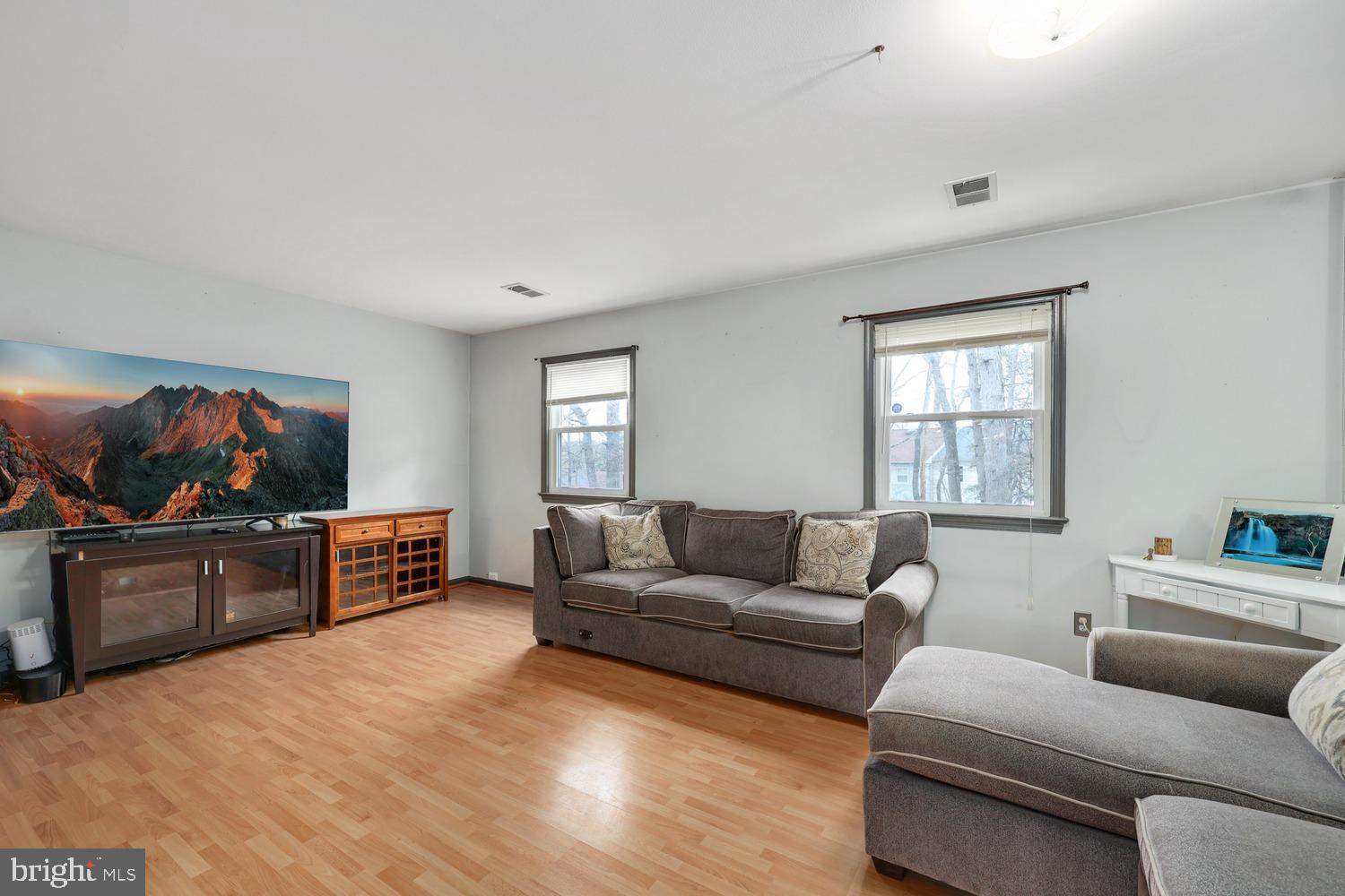 THOUSAND OAKS - Residential