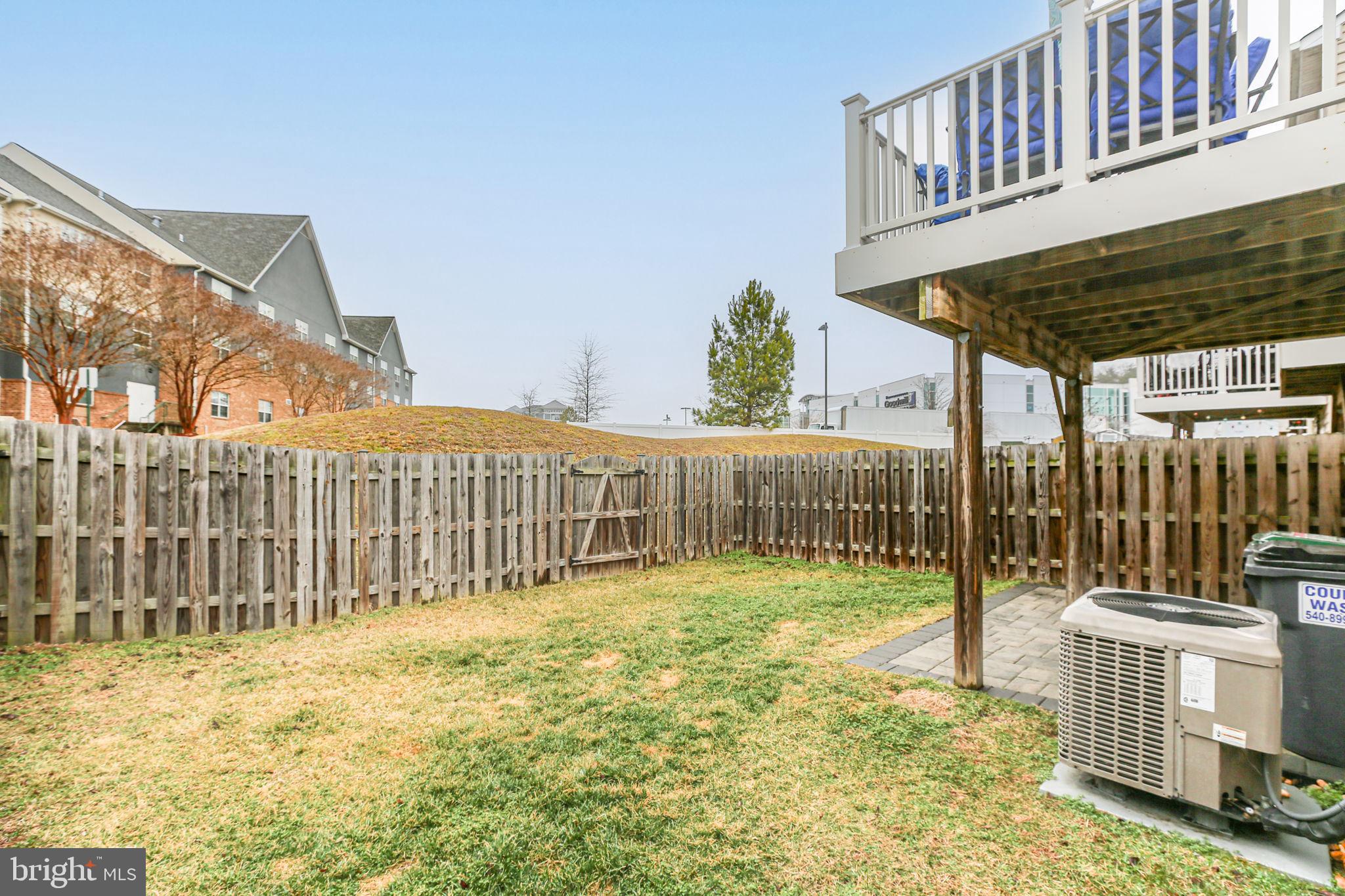 LAKESIDE - Residential