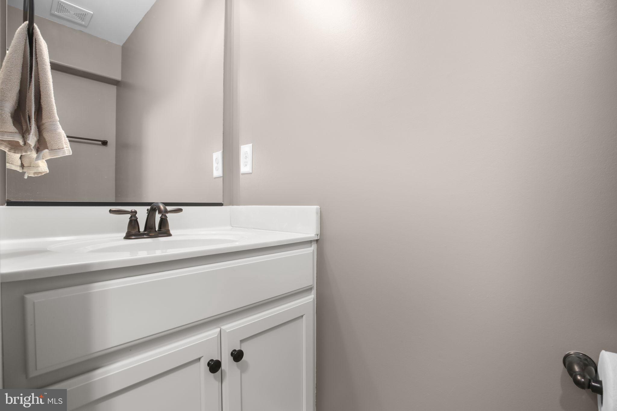 LAKESIDE - Residential