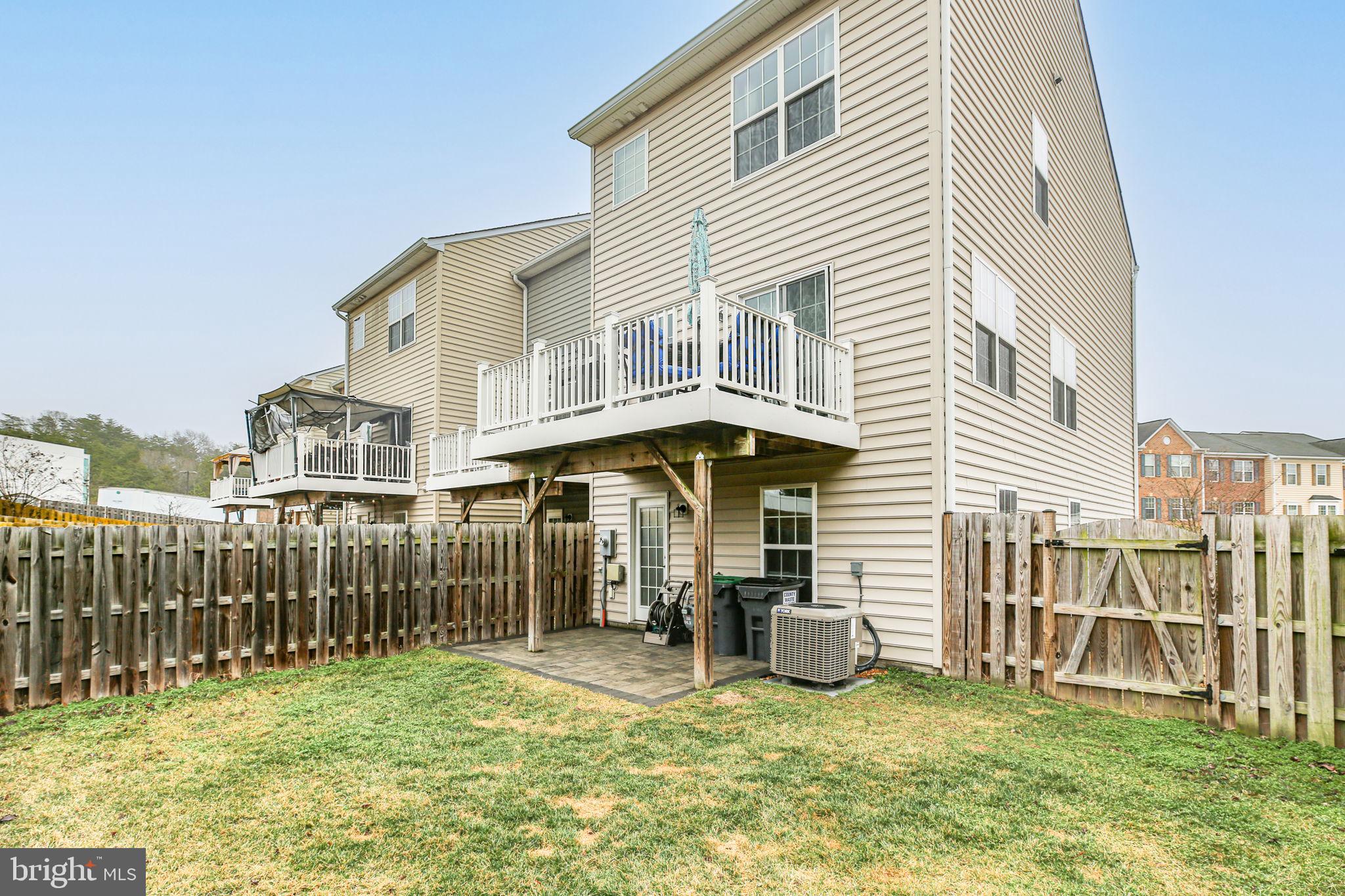 LAKESIDE - Residential