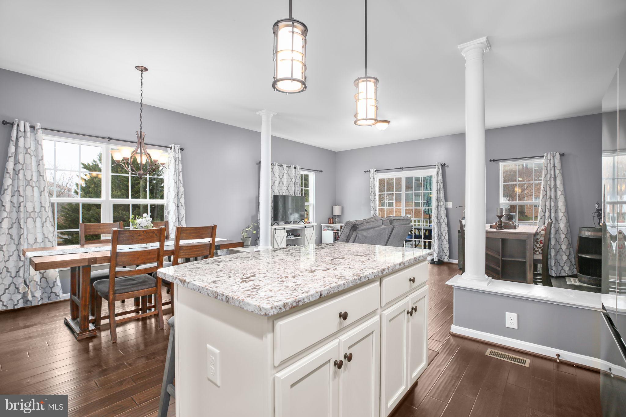 LAKESIDE - Residential