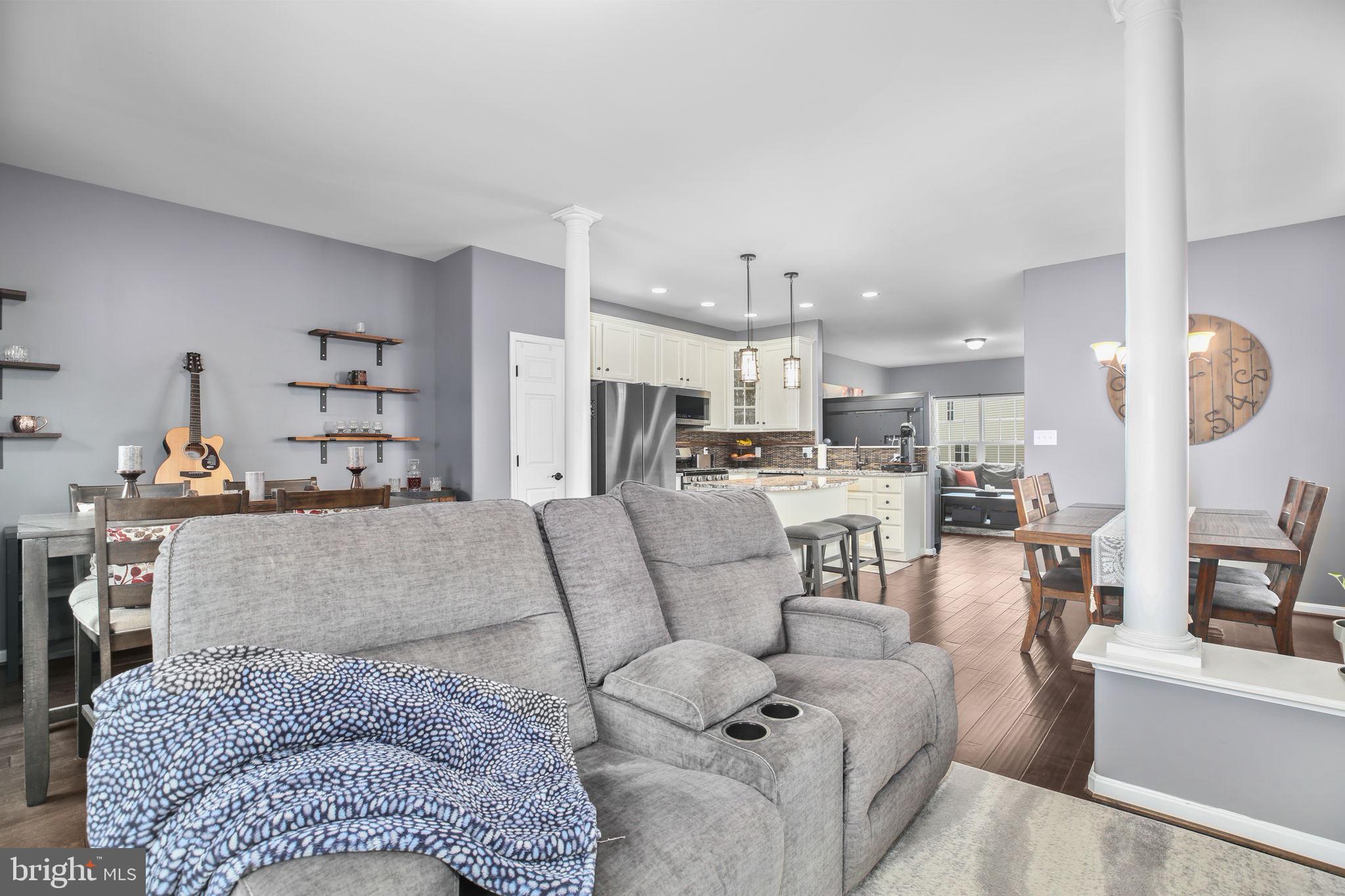 LAKESIDE - Residential