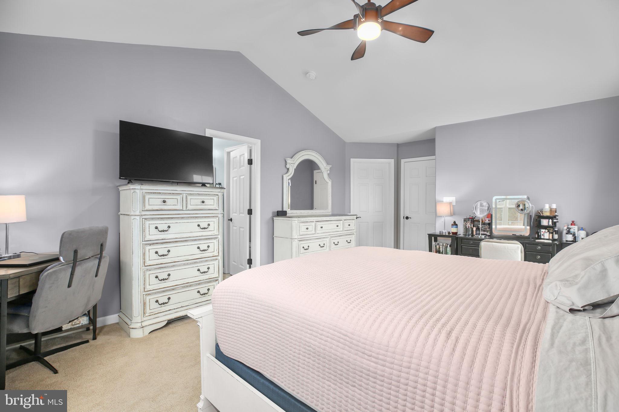 LAKESIDE - Residential