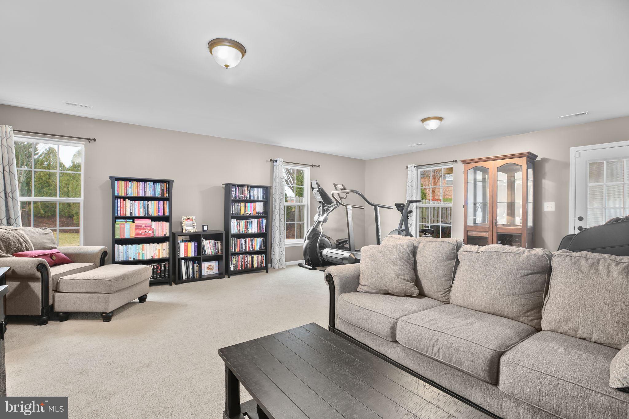 LAKESIDE - Residential