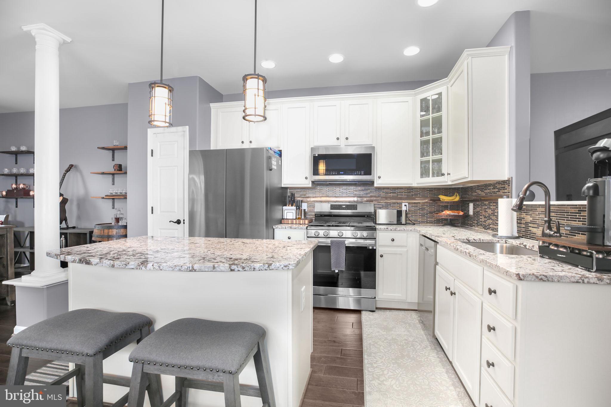 LAKESIDE - Residential