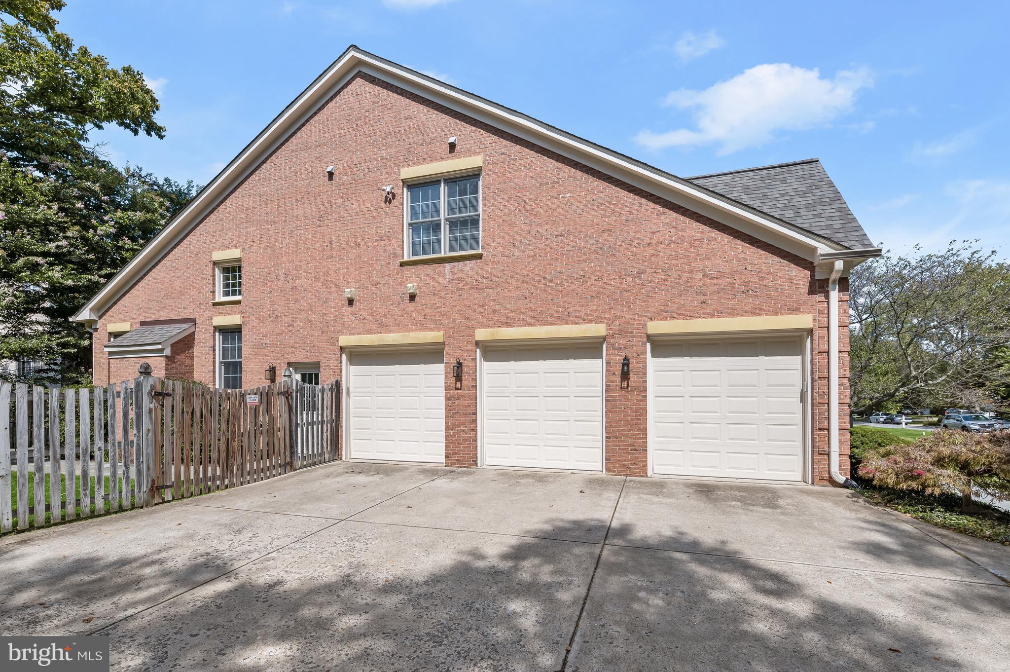 ROBERTS GLEN - Residential