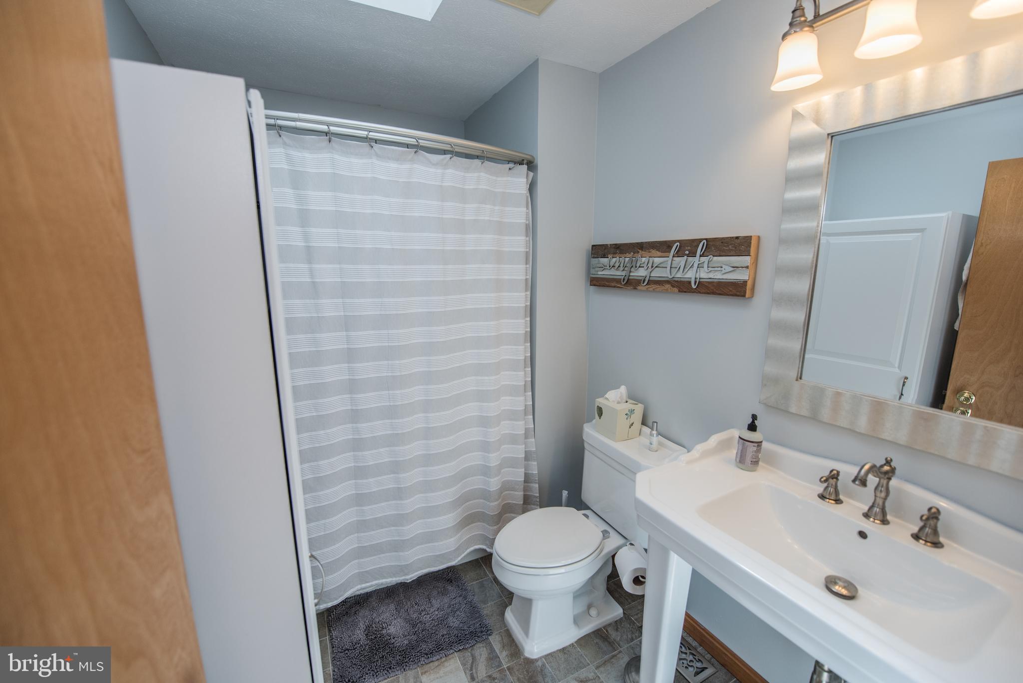 LONG HOLLOW - Residential