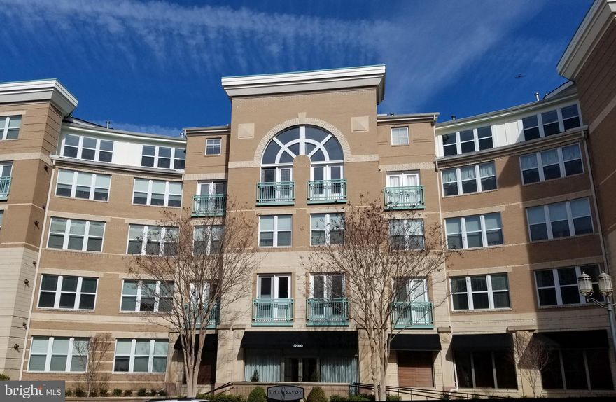 Great 1 bedroom 1 bath condo in the heart of Reston Town Center! Hardwood floors in living/dining area.  Incredible amenities are yours at The Savoy: fitness center, tv room, billiards room, swimming pool, private courtyards, sundeck, BBQ areas. Plus, close to all that Reston Town Center has to offer: restaurants, shopping, the ice rink, concerts and more! AVAILABLE June 1, 2022.  No Pets, no smoking.