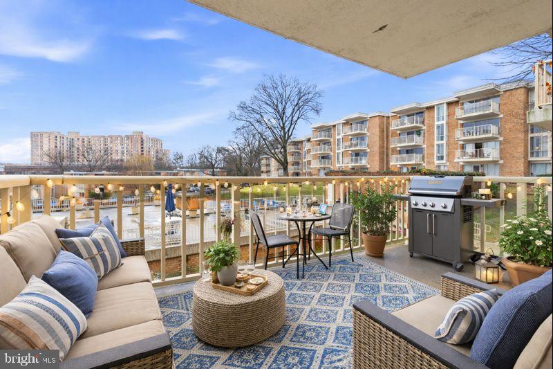 HUNTINGTON CLUB - Residential