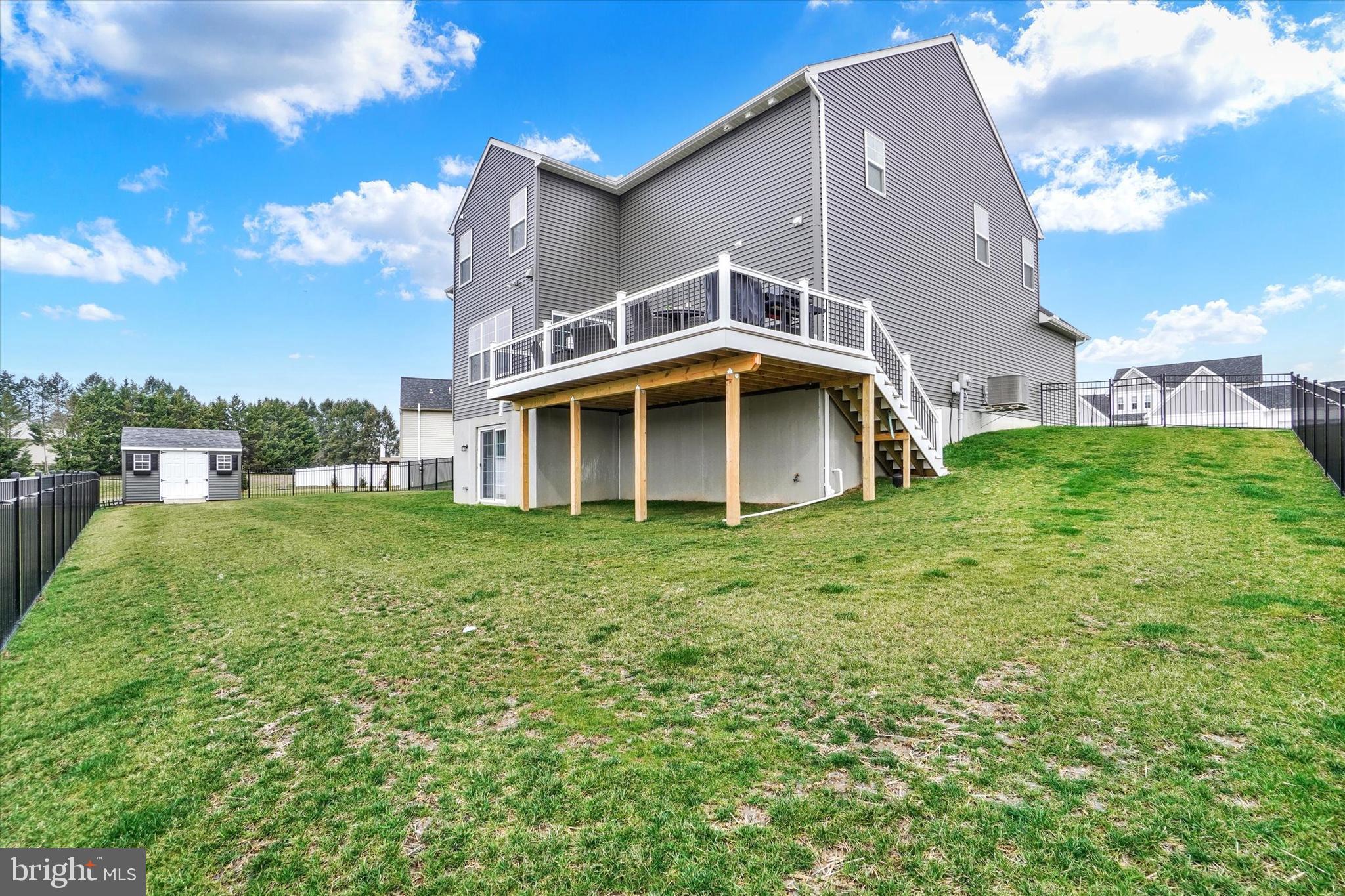 EAGLES VIEW - Residential