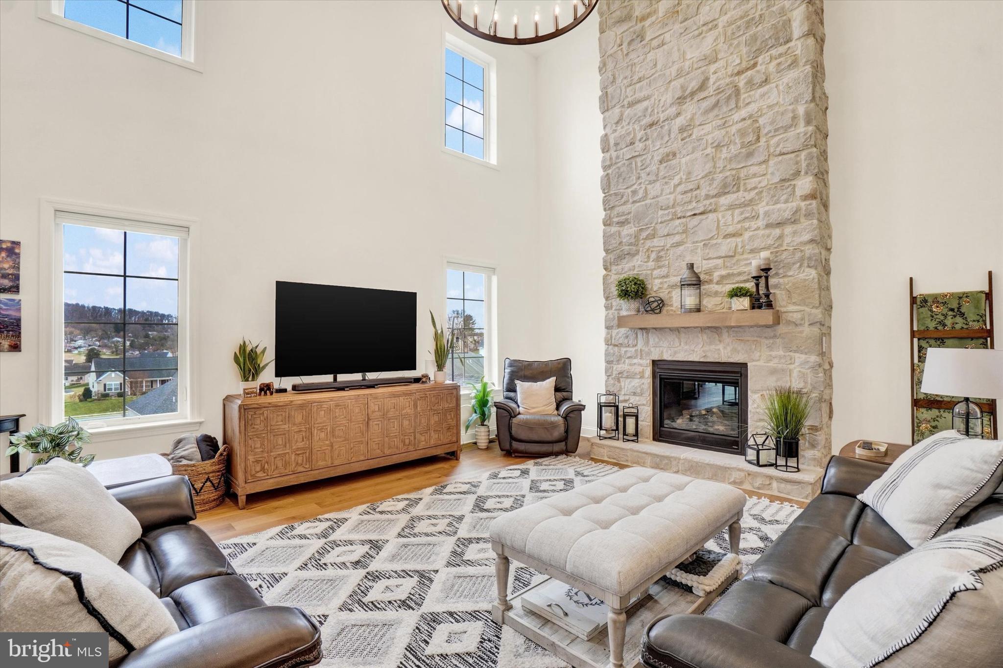 EAGLES VIEW - Residential