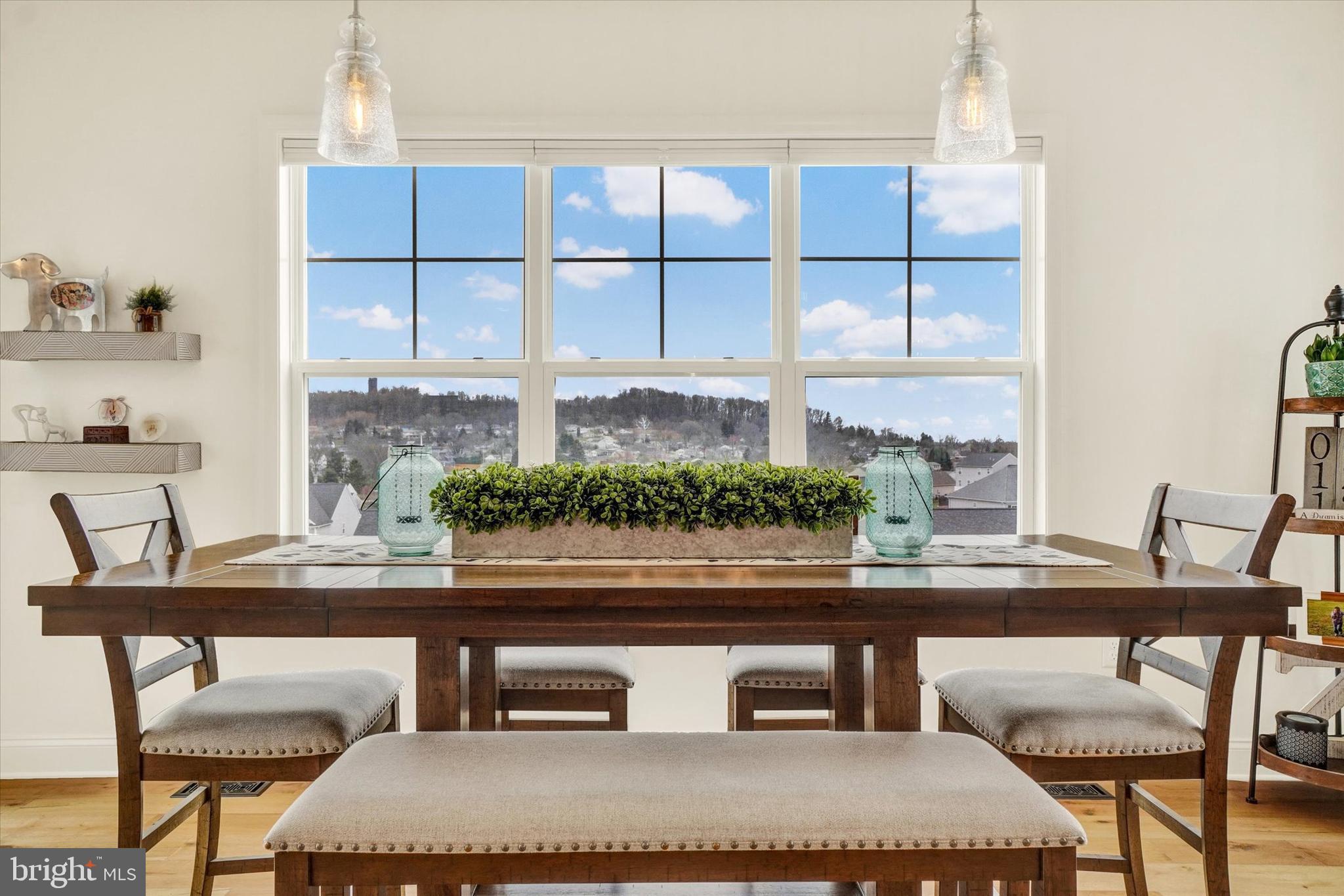 EAGLES VIEW - Residential