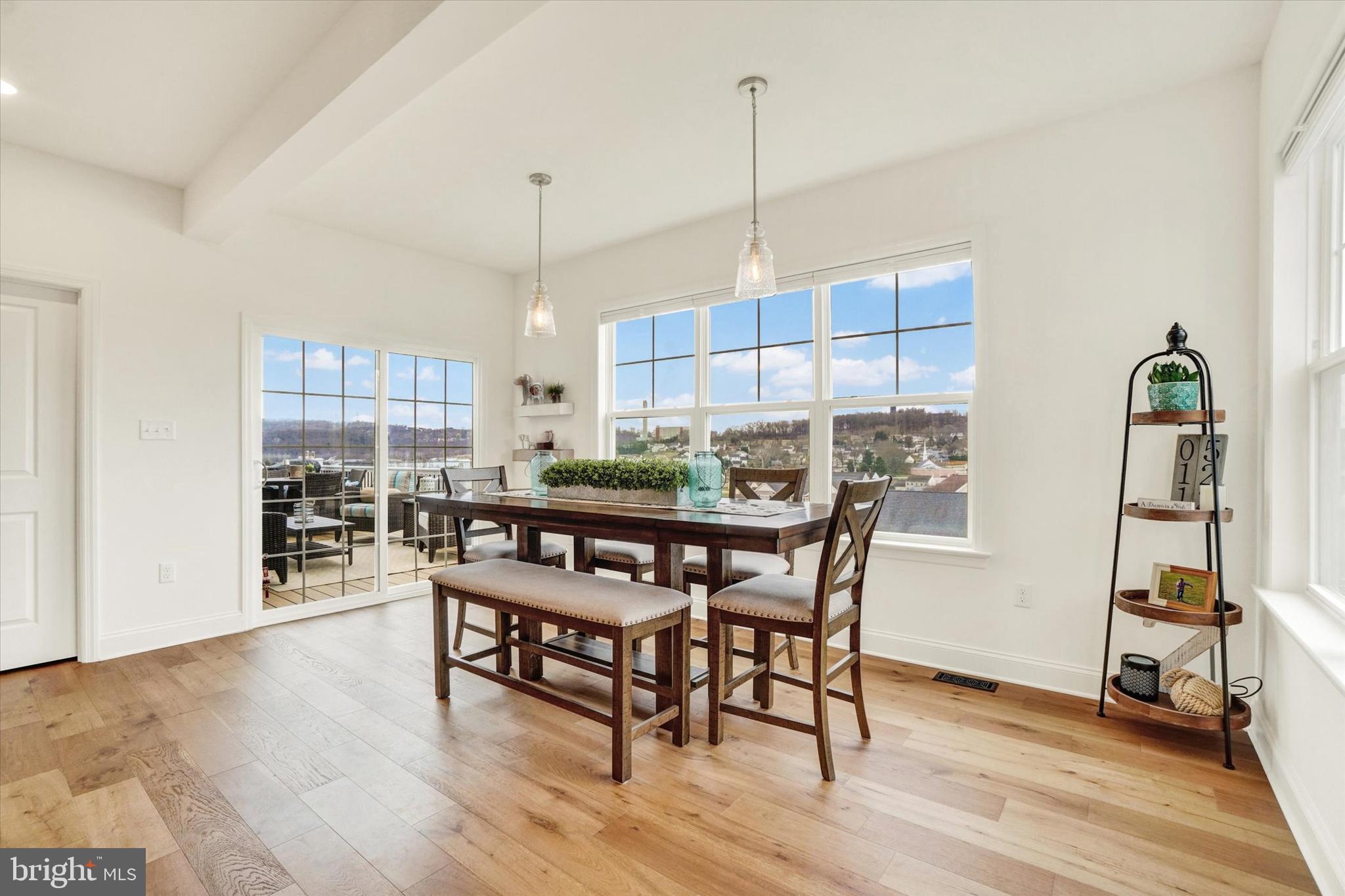 EAGLES VIEW - Residential