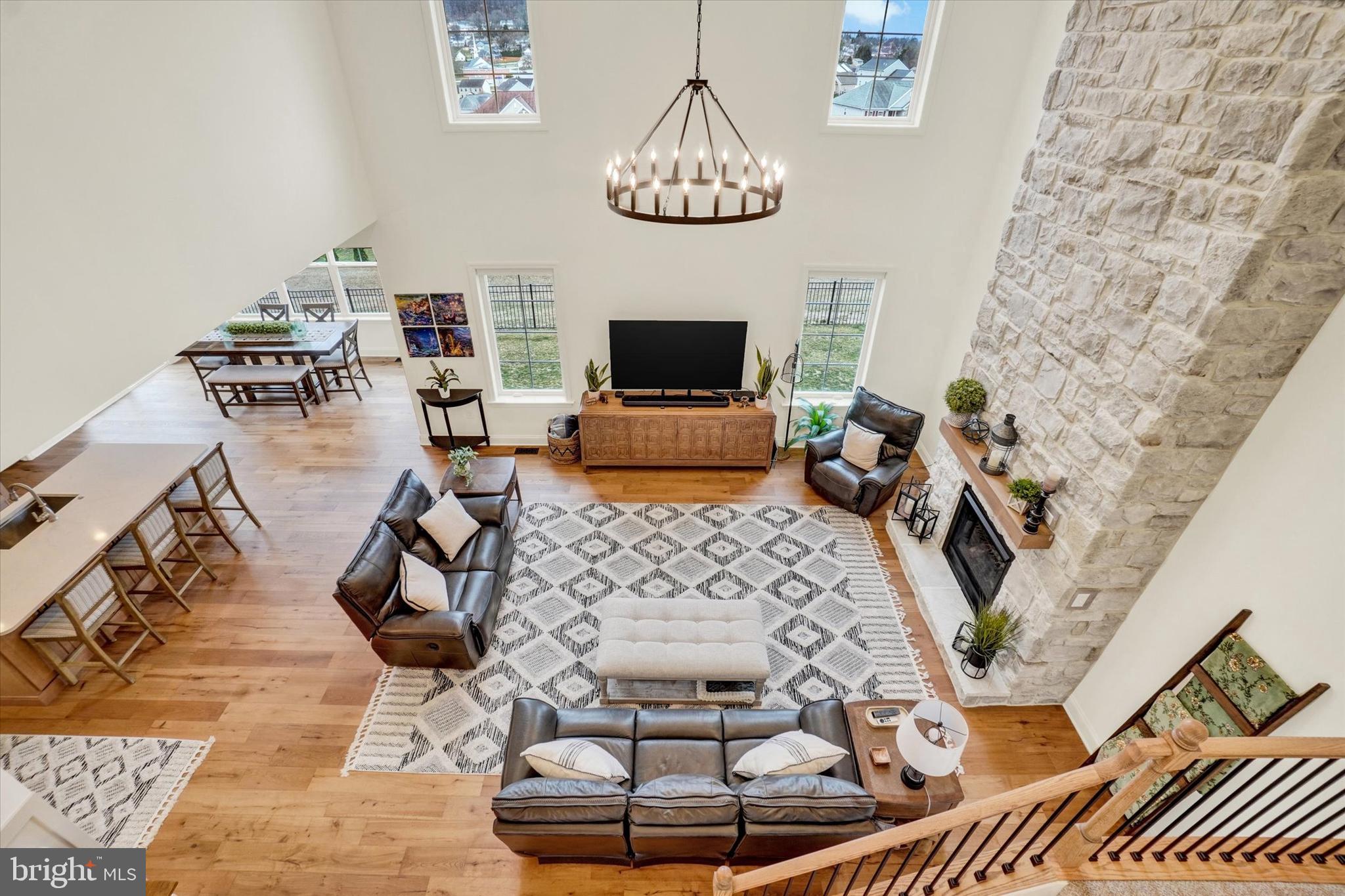 EAGLES VIEW - Residential