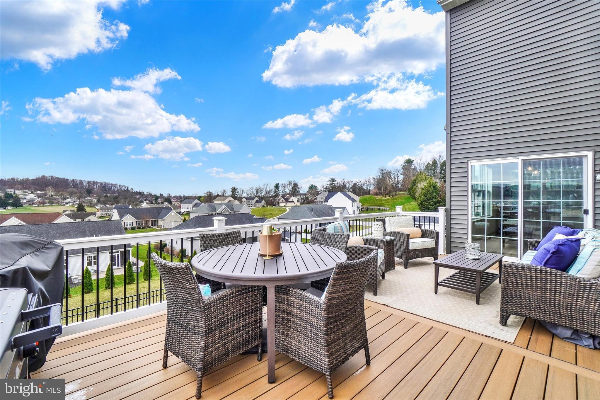 EAGLES VIEW - Residential