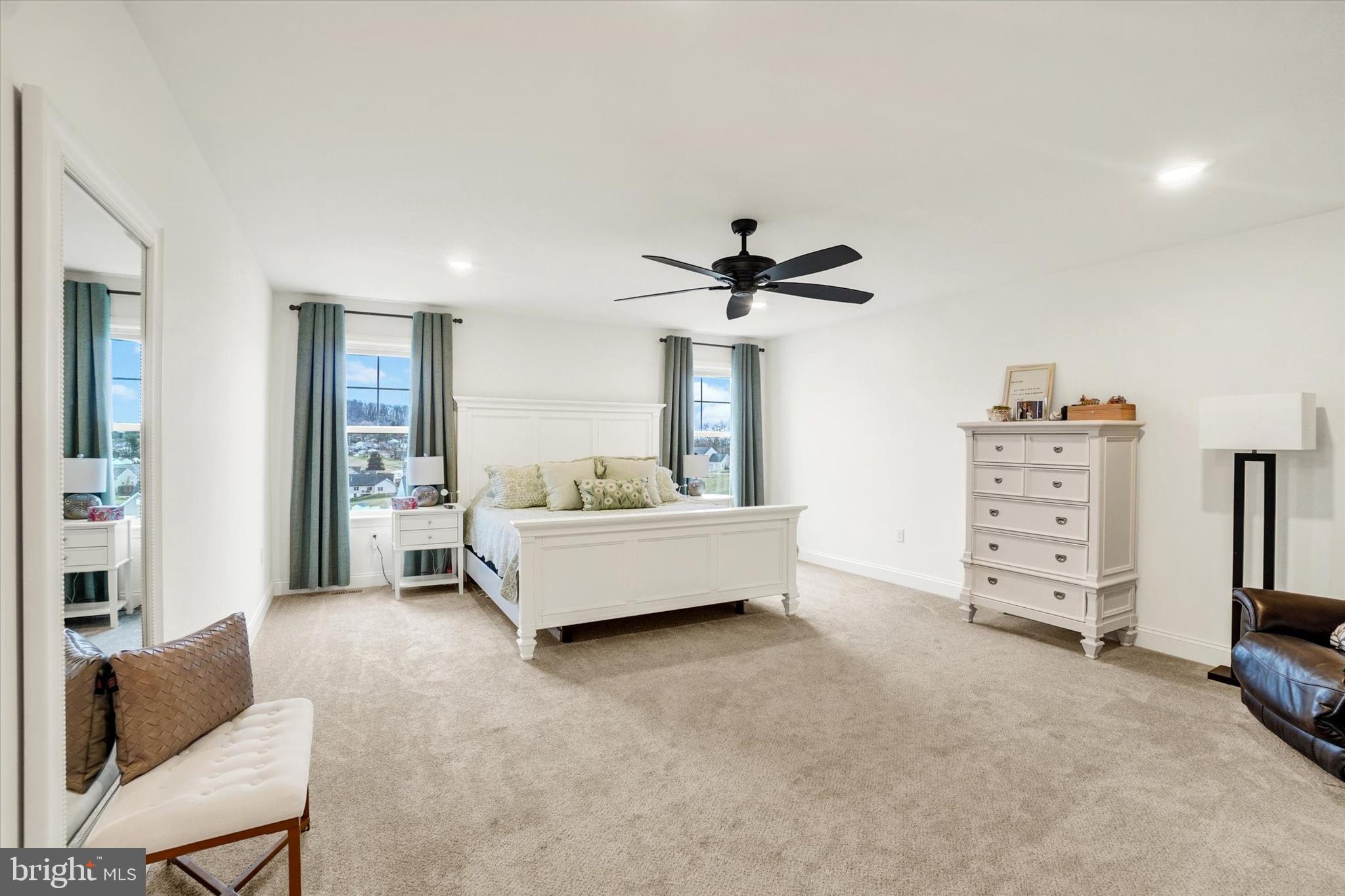 EAGLES VIEW - Residential