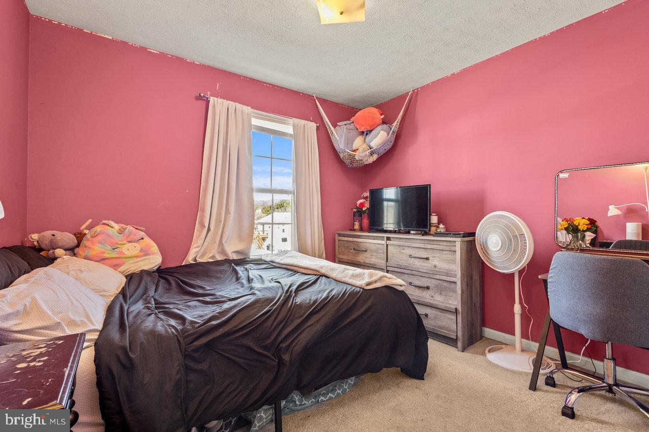 HILLVIEW - Residential