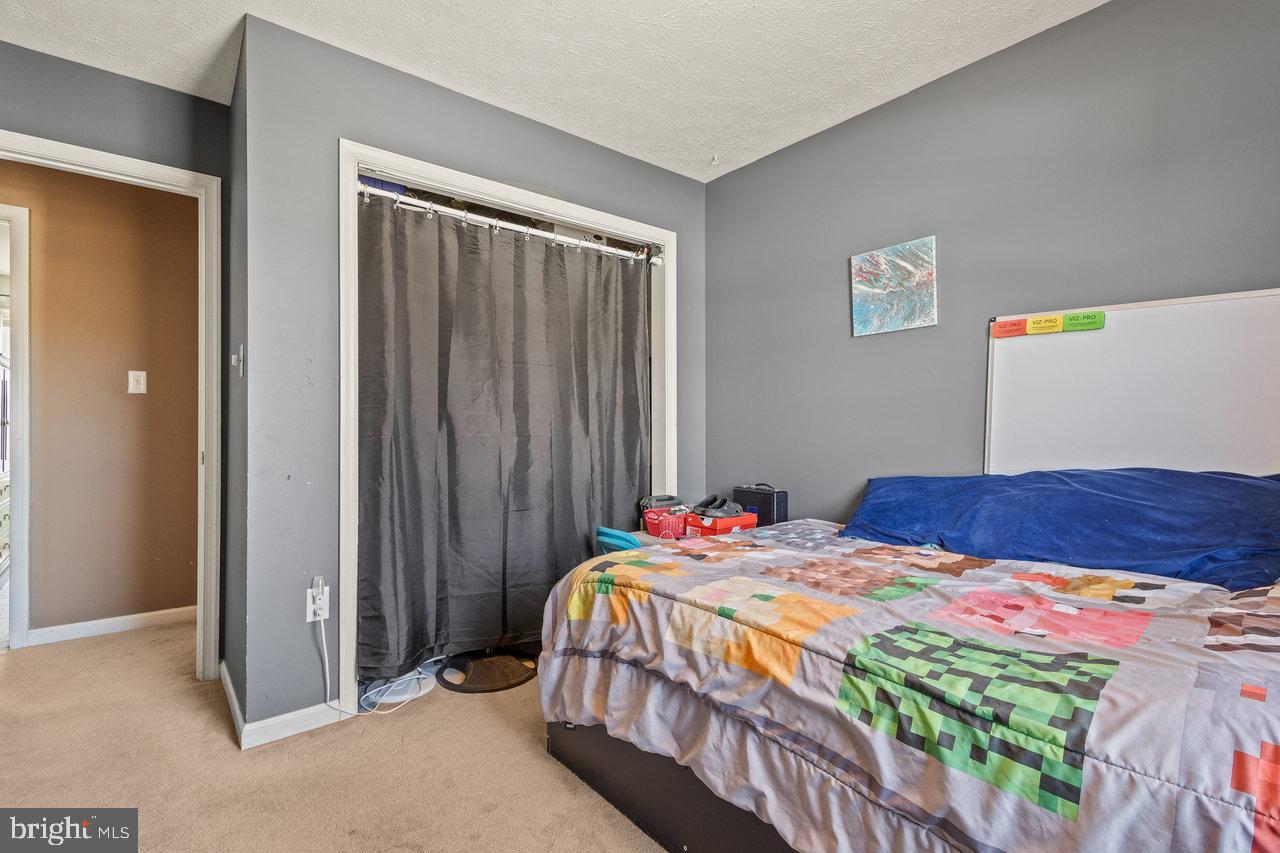 HILLVIEW - Residential