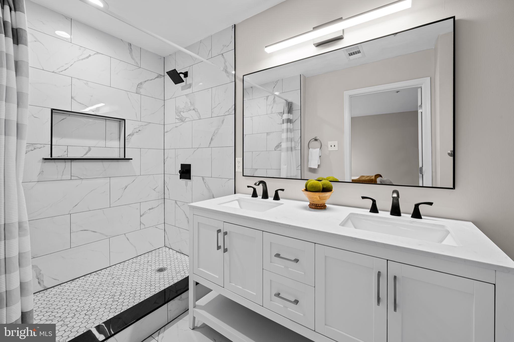 NEWTOWN - Residential