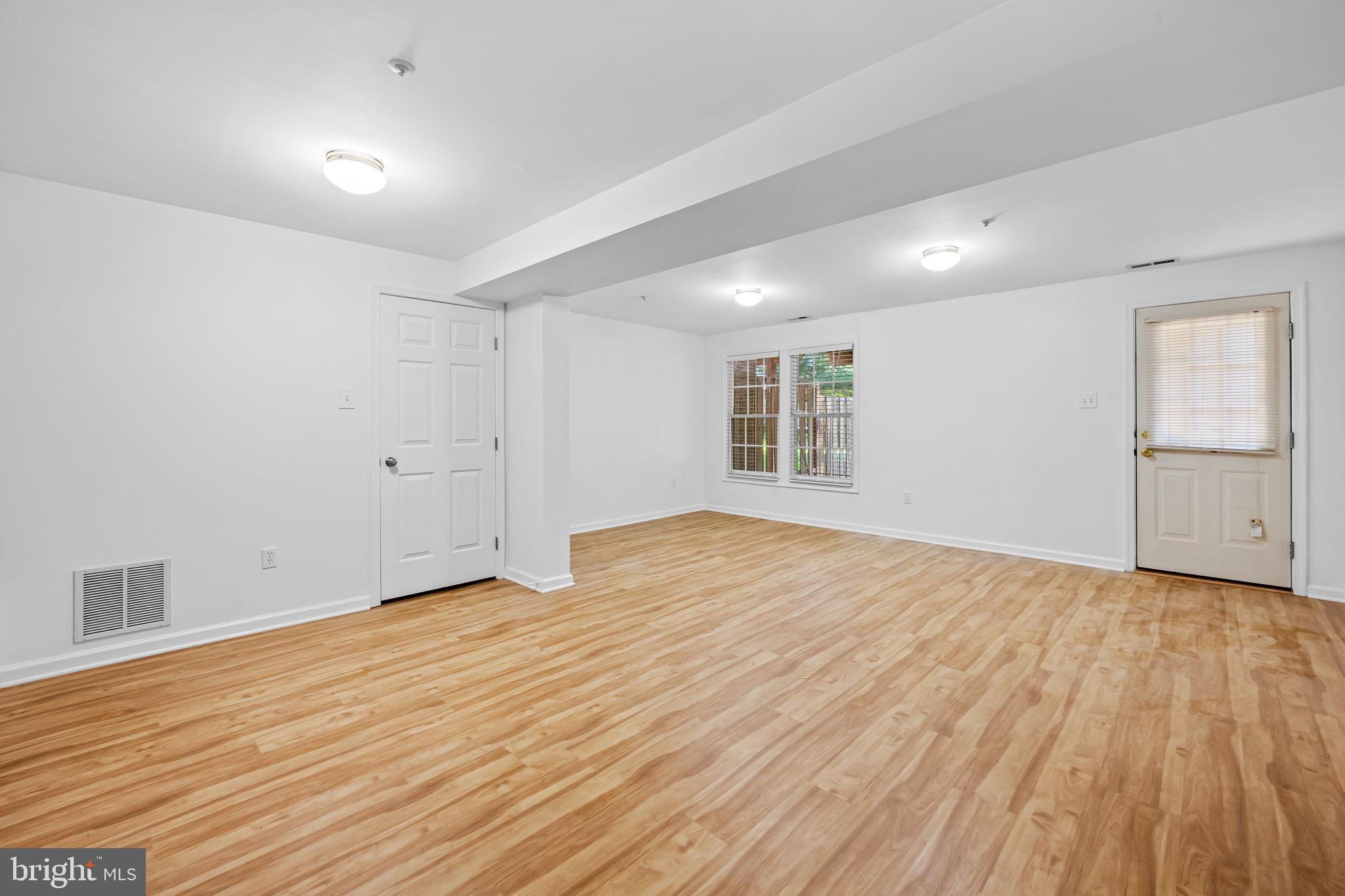 NEWTOWN - Residential