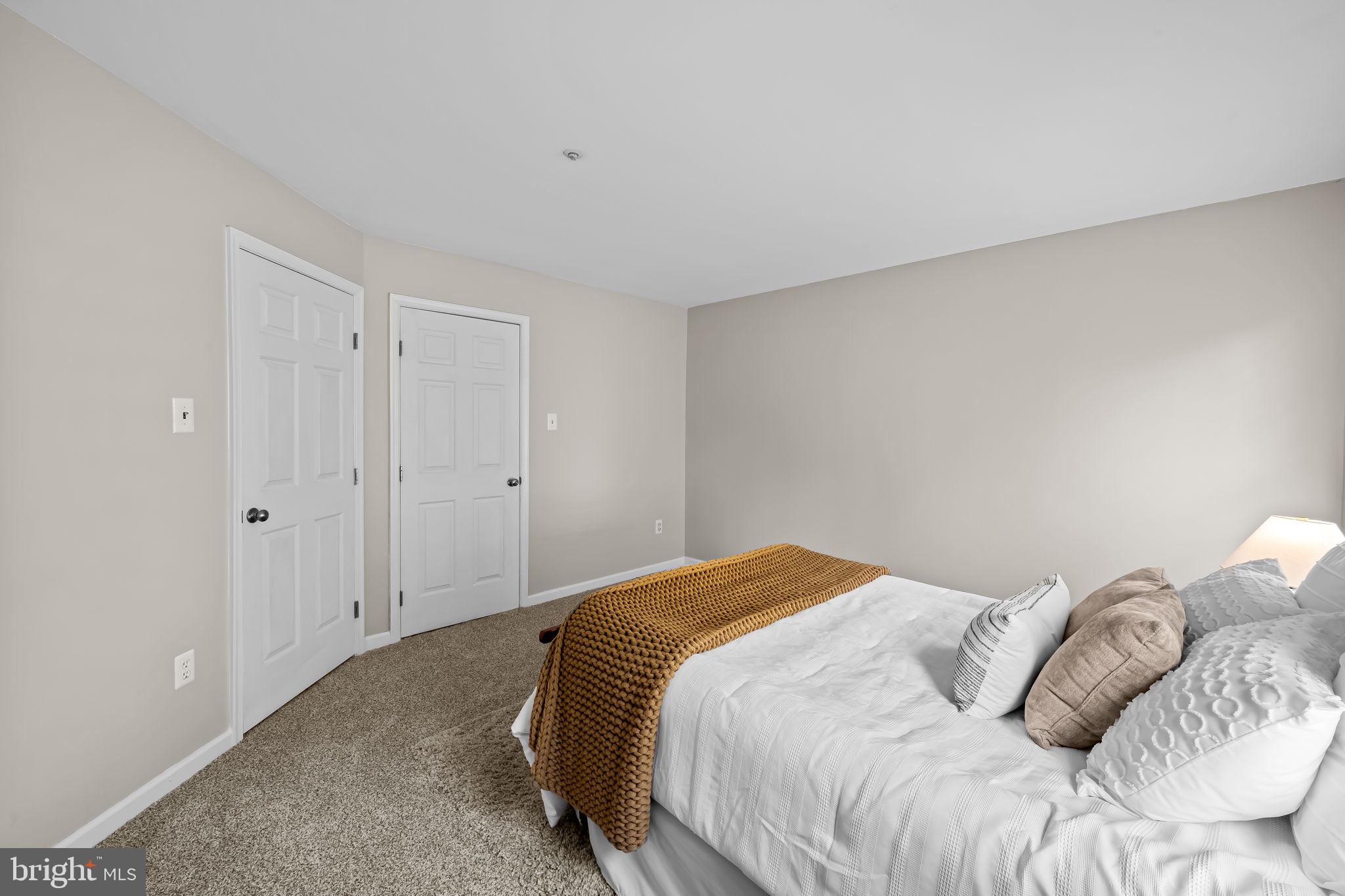 NEWTOWN - Residential