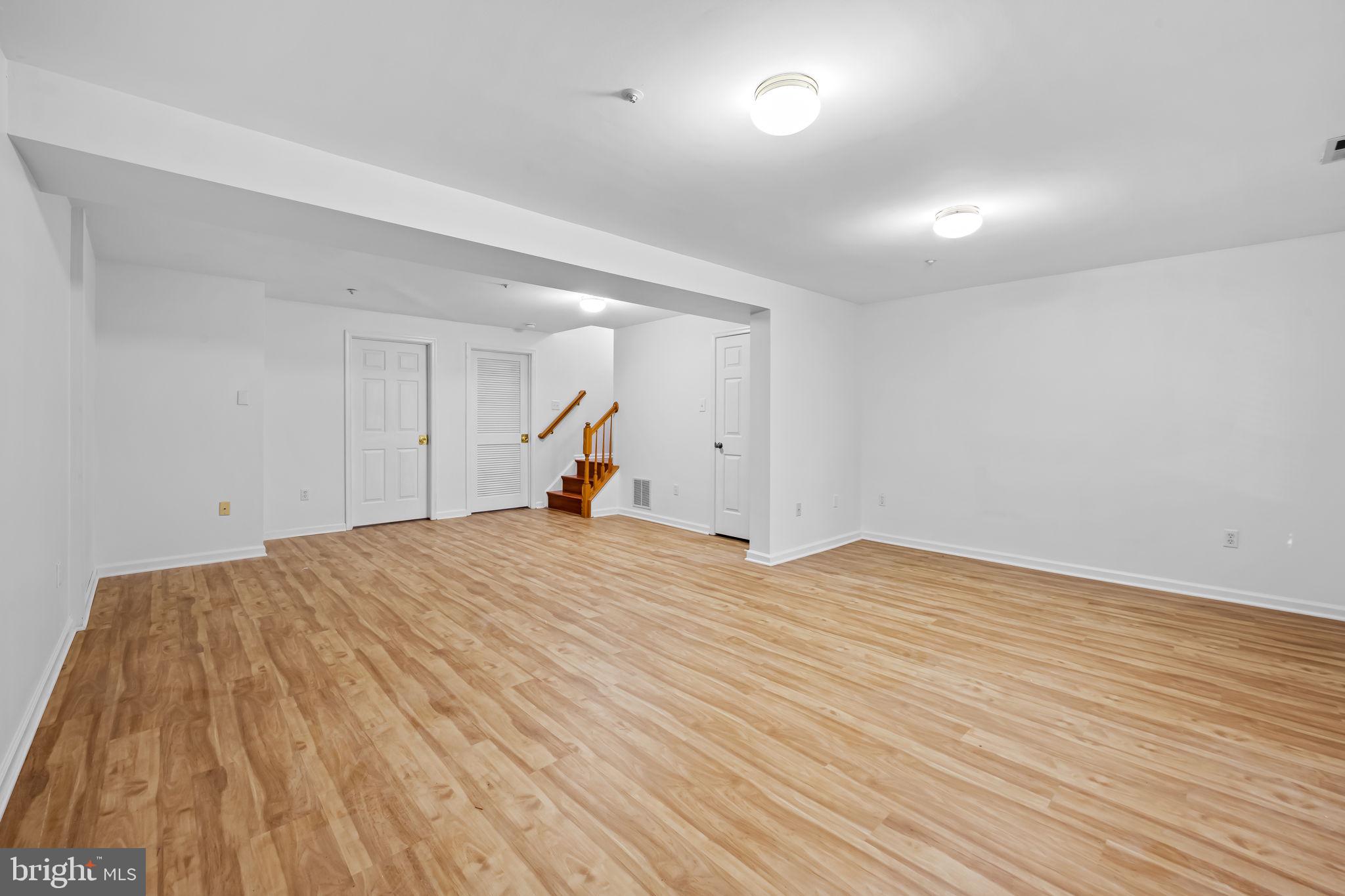 NEWTOWN - Residential