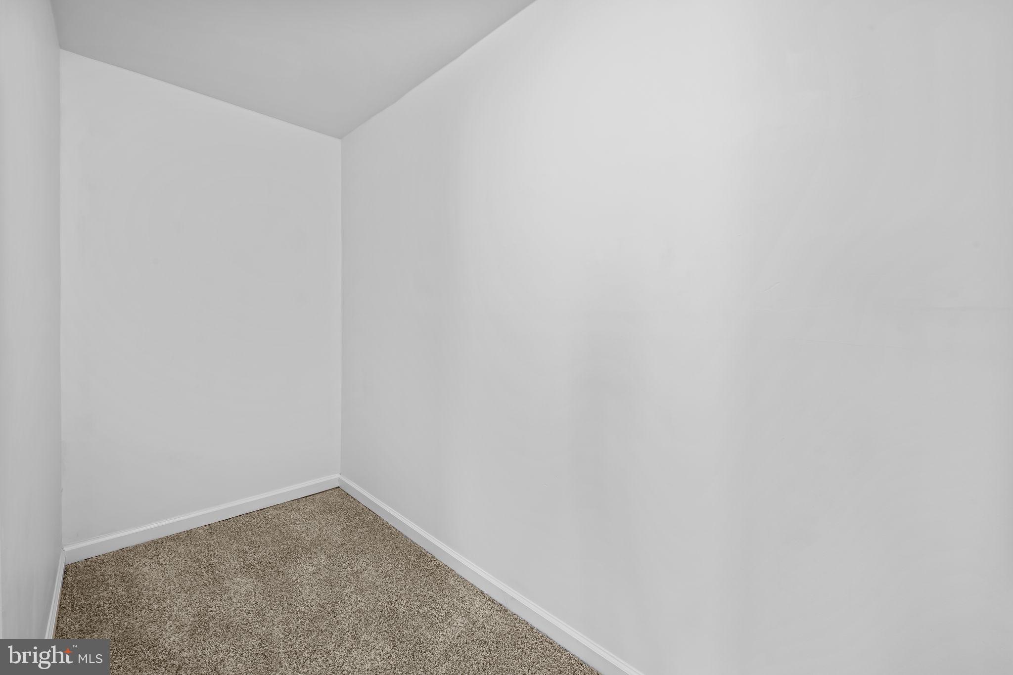 NEWTOWN - Residential