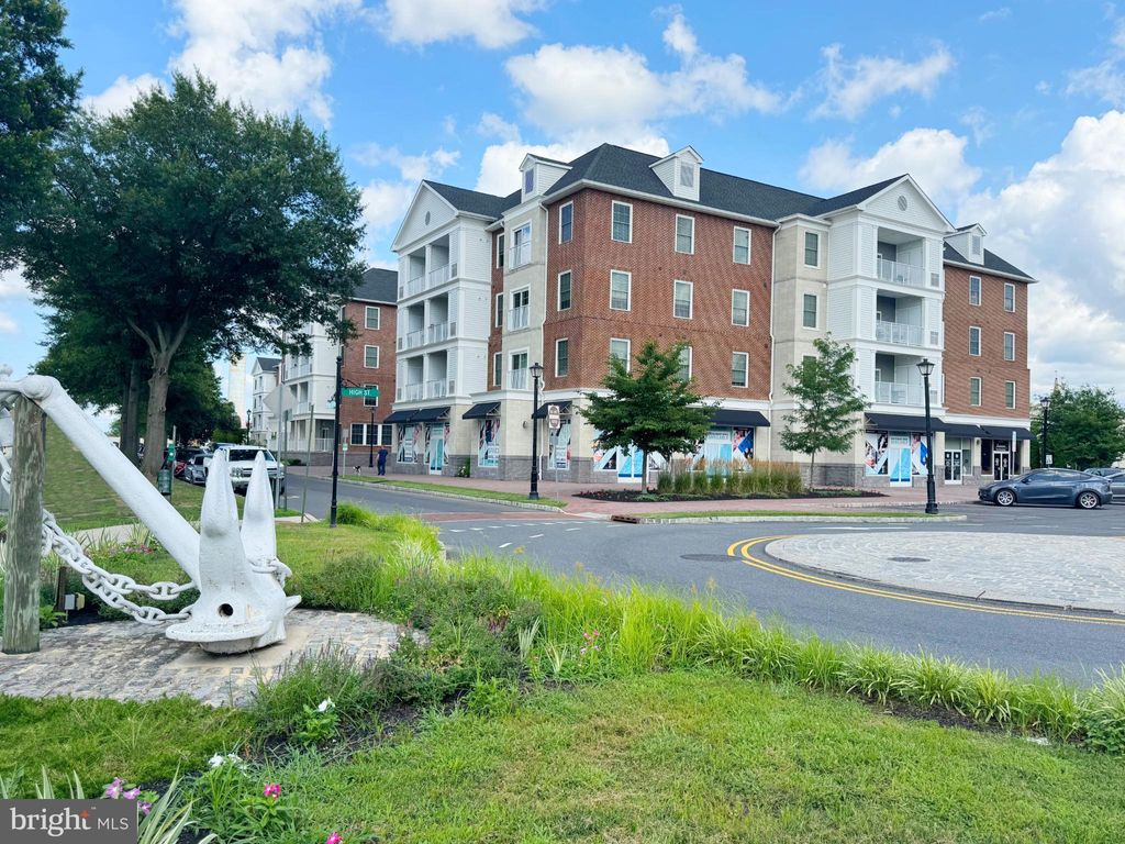 Photo of 1 E Pearl Street, BURLINGTON, NJ 08016 (MLS # NJBL2098712)