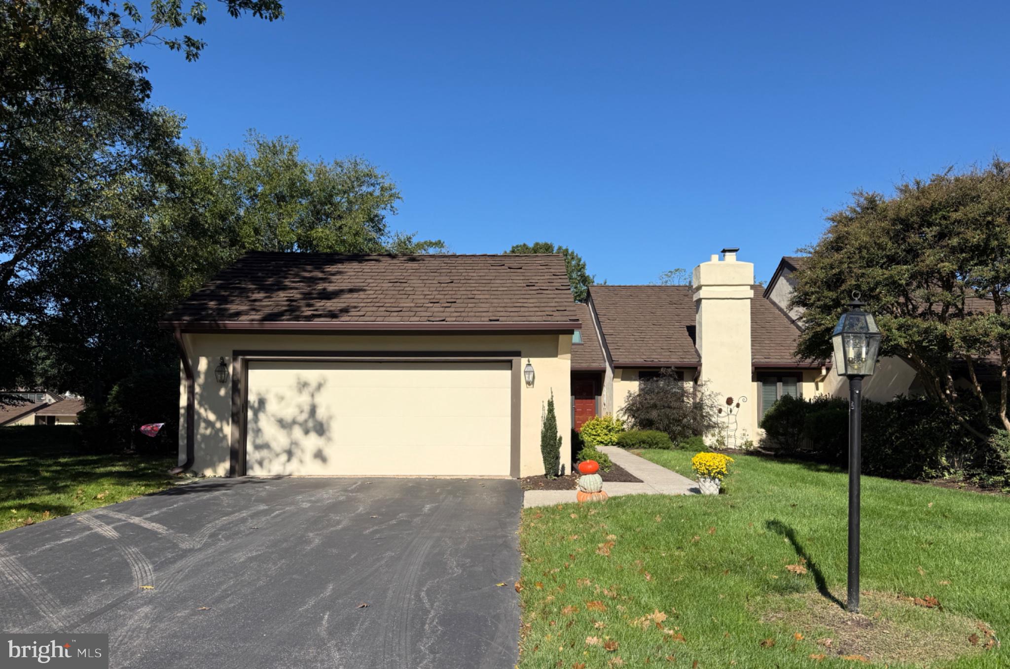 17 SPRINGHOUSE LANE