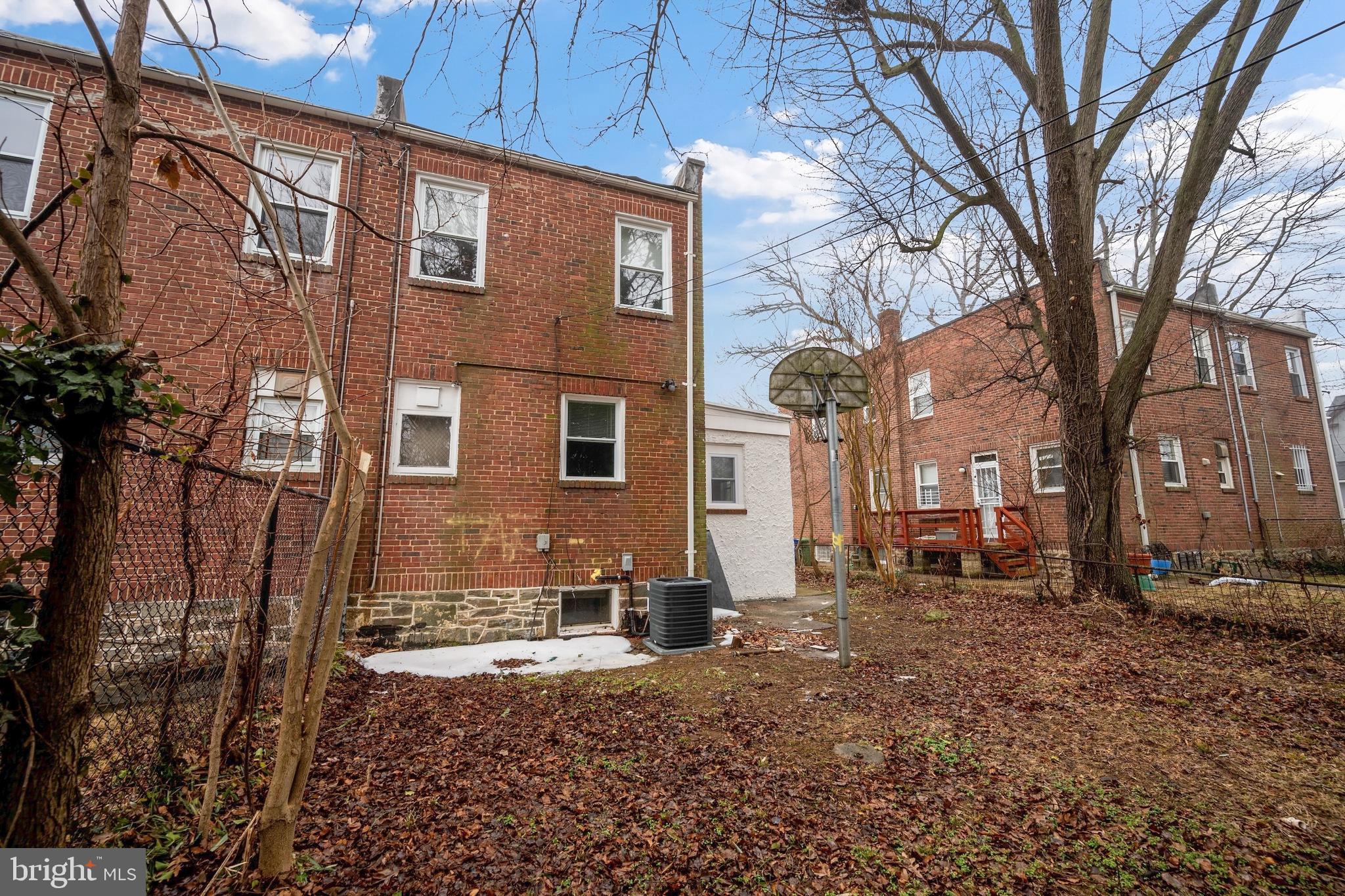 HOWARD PARK - Residential