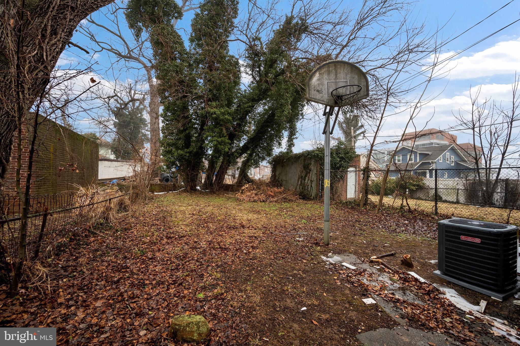 HOWARD PARK - Residential