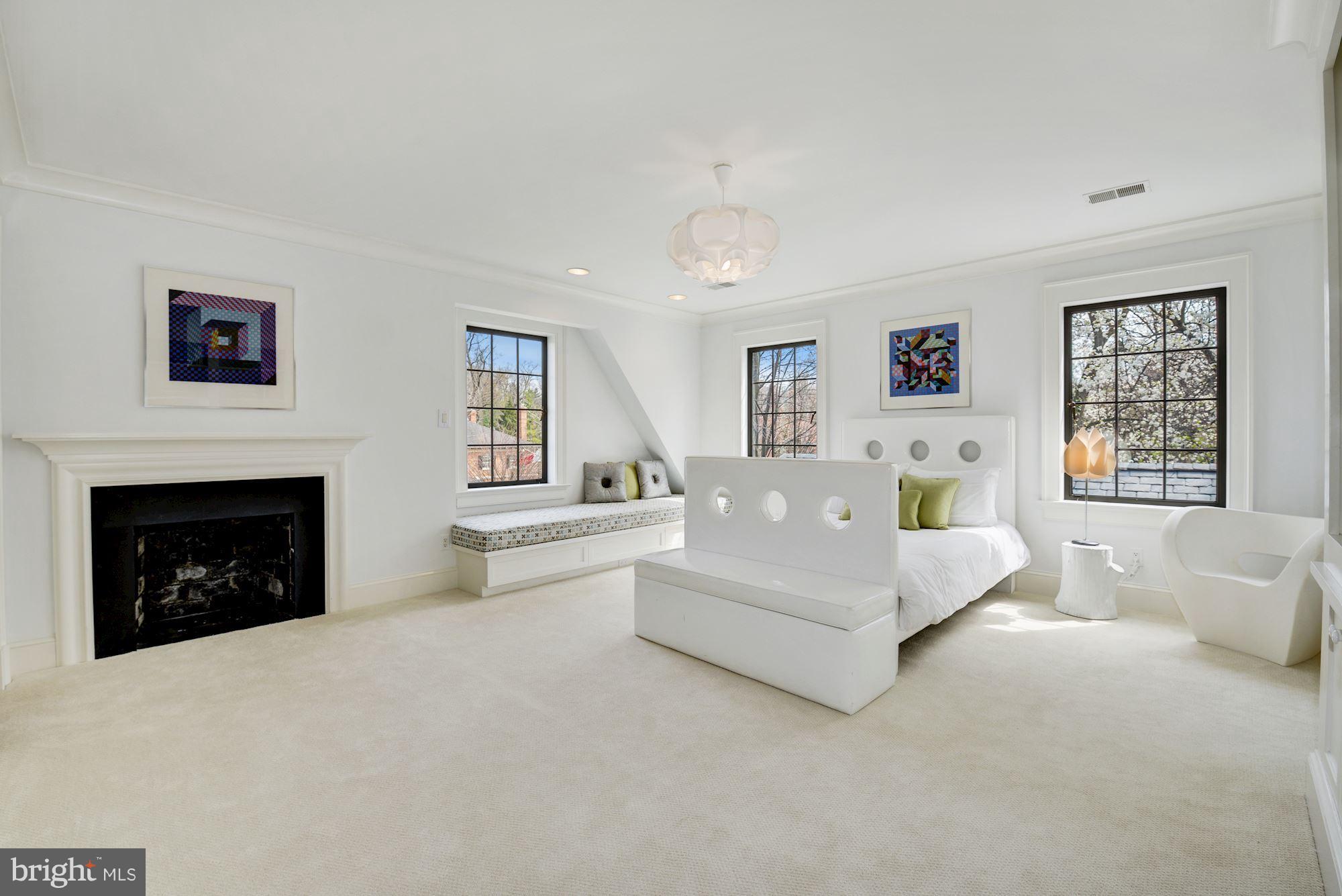 SPRING VALLEY - Residential