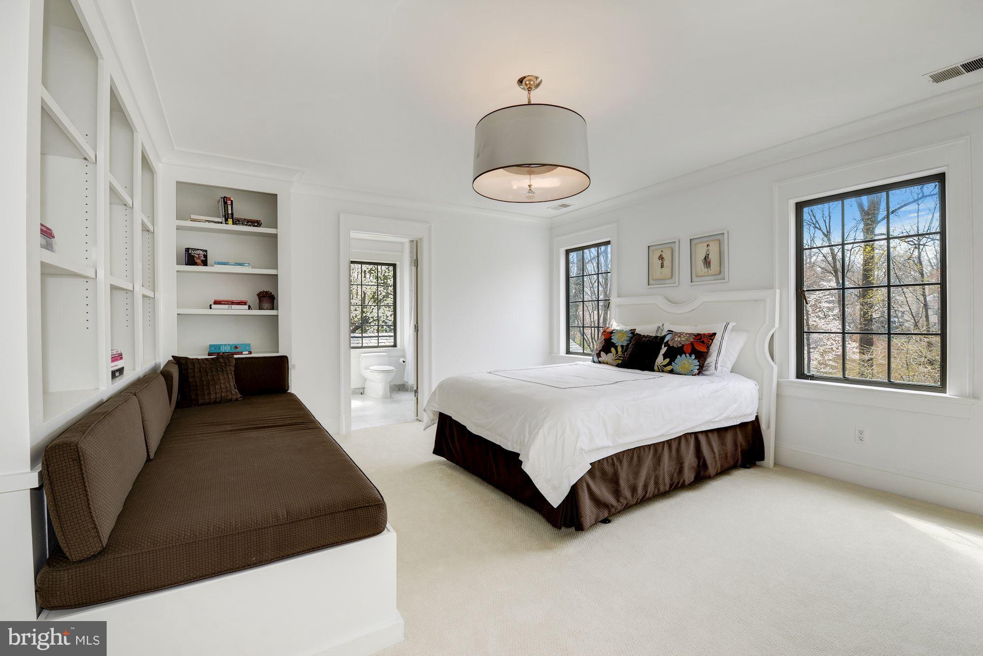 SPRING VALLEY - Residential