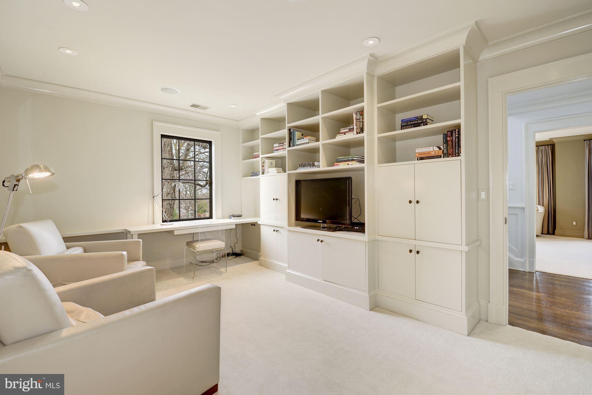 SPRING VALLEY - Residential