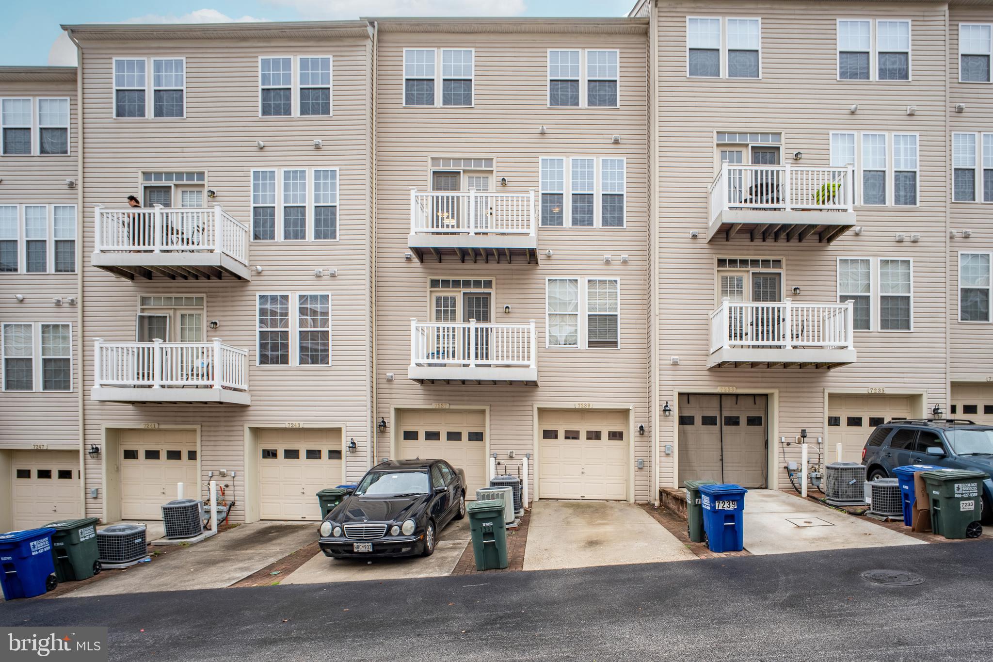 ELKRIDGE CROSSING - Residential