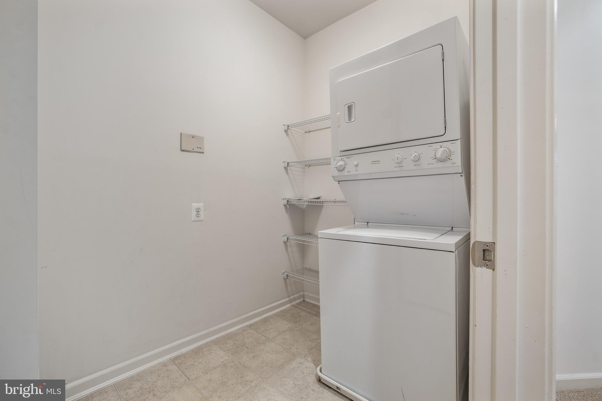 ELKRIDGE CROSSING - Residential