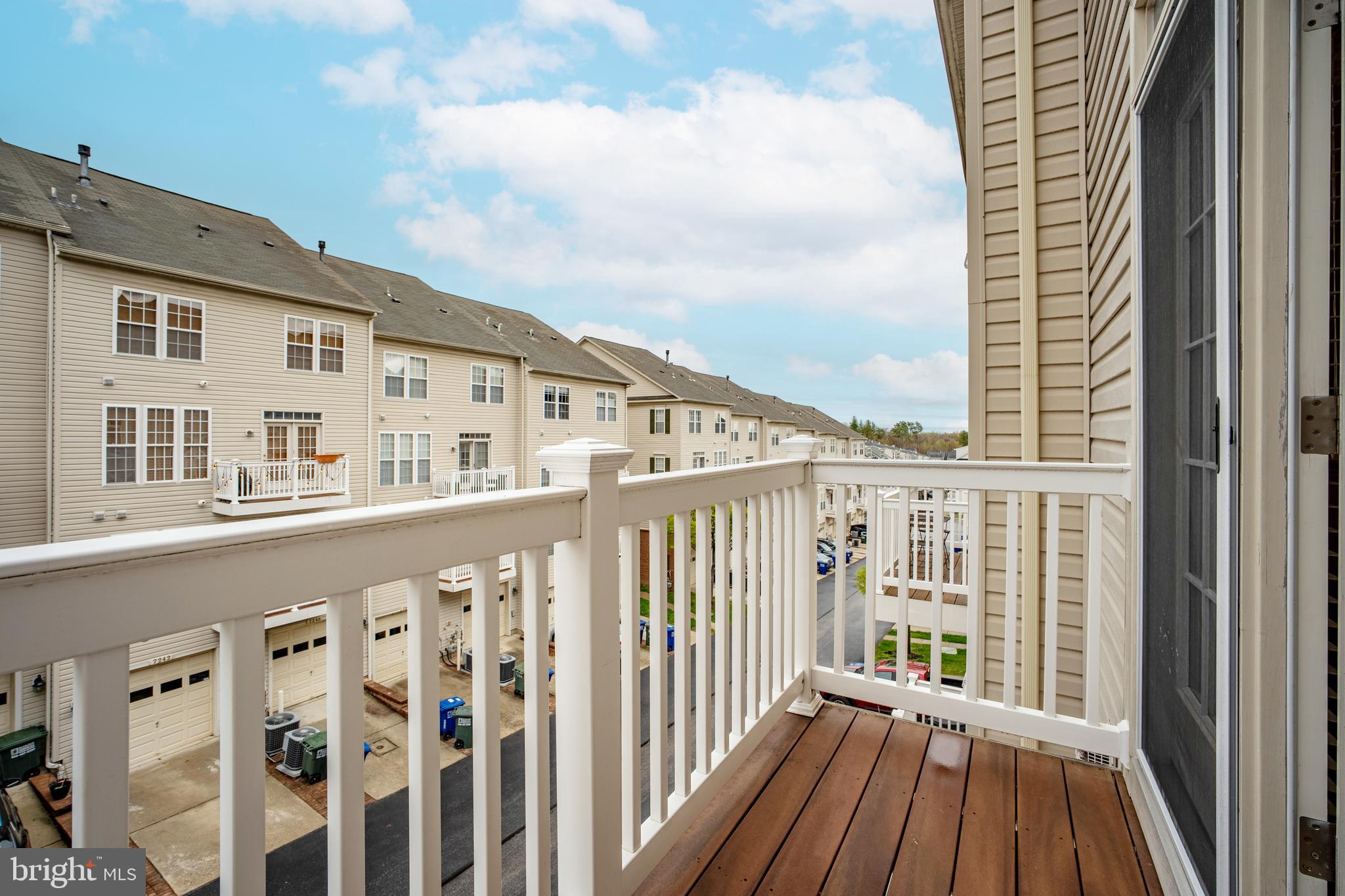 ELKRIDGE CROSSING - Residential