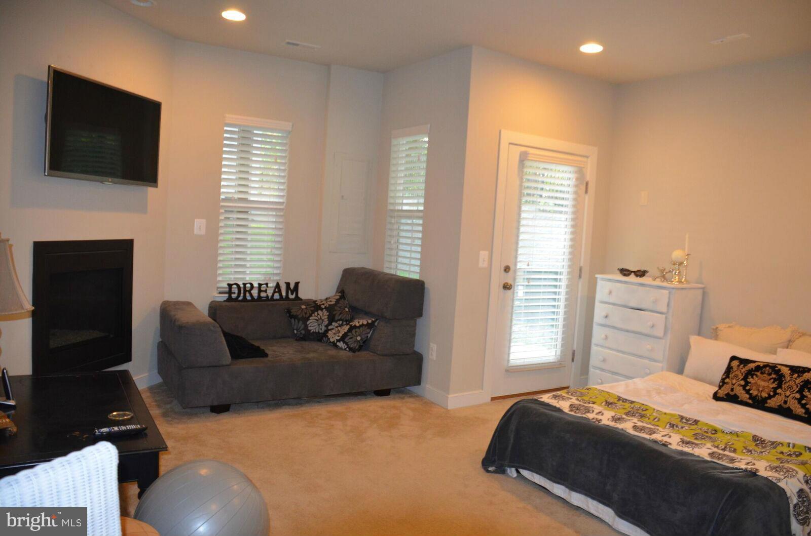 VILLAGE AT WOODSTREAM - Residential Lease