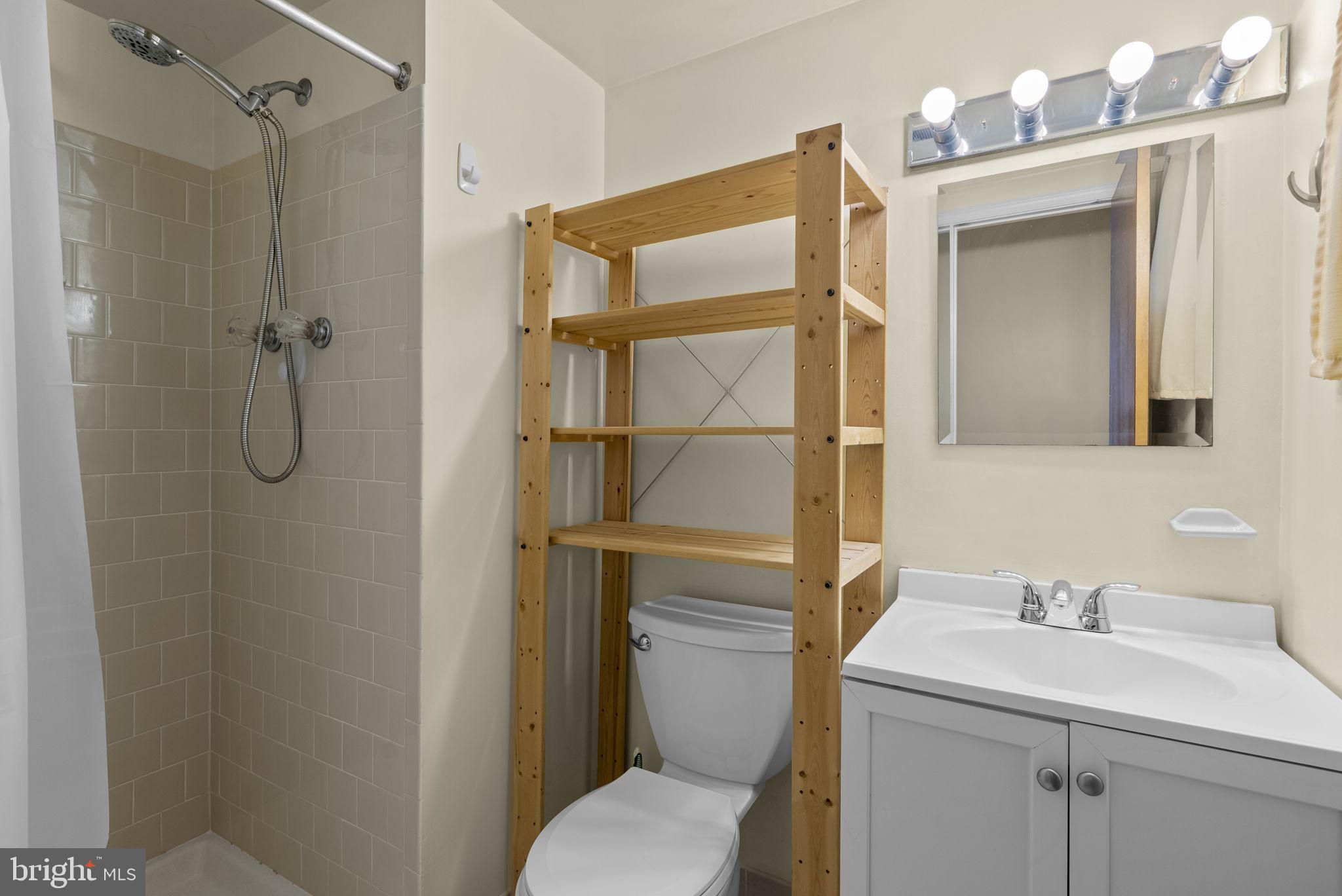 ELEVEN CEDARS - Residential