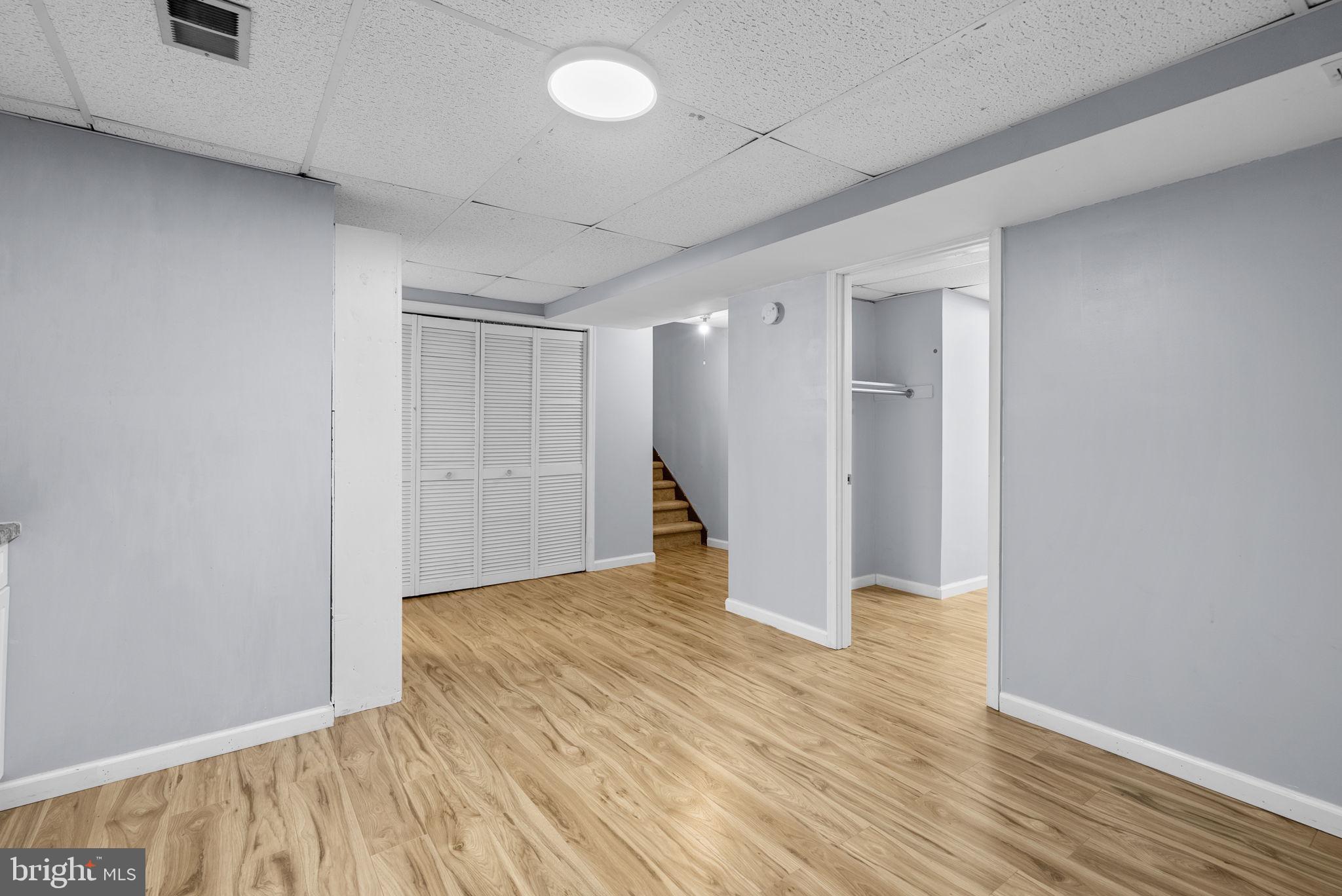 ELEVEN CEDARS - Residential