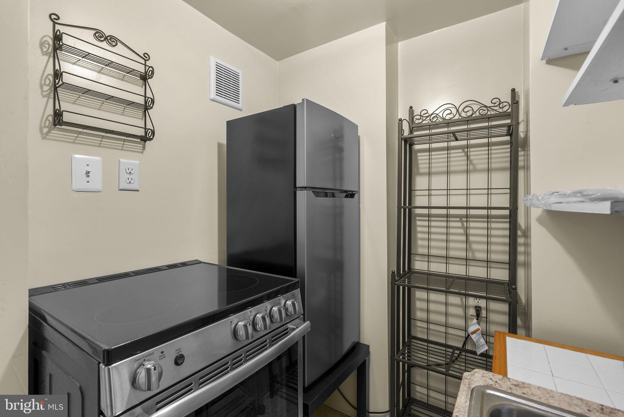 ELEVEN CEDARS - Residential