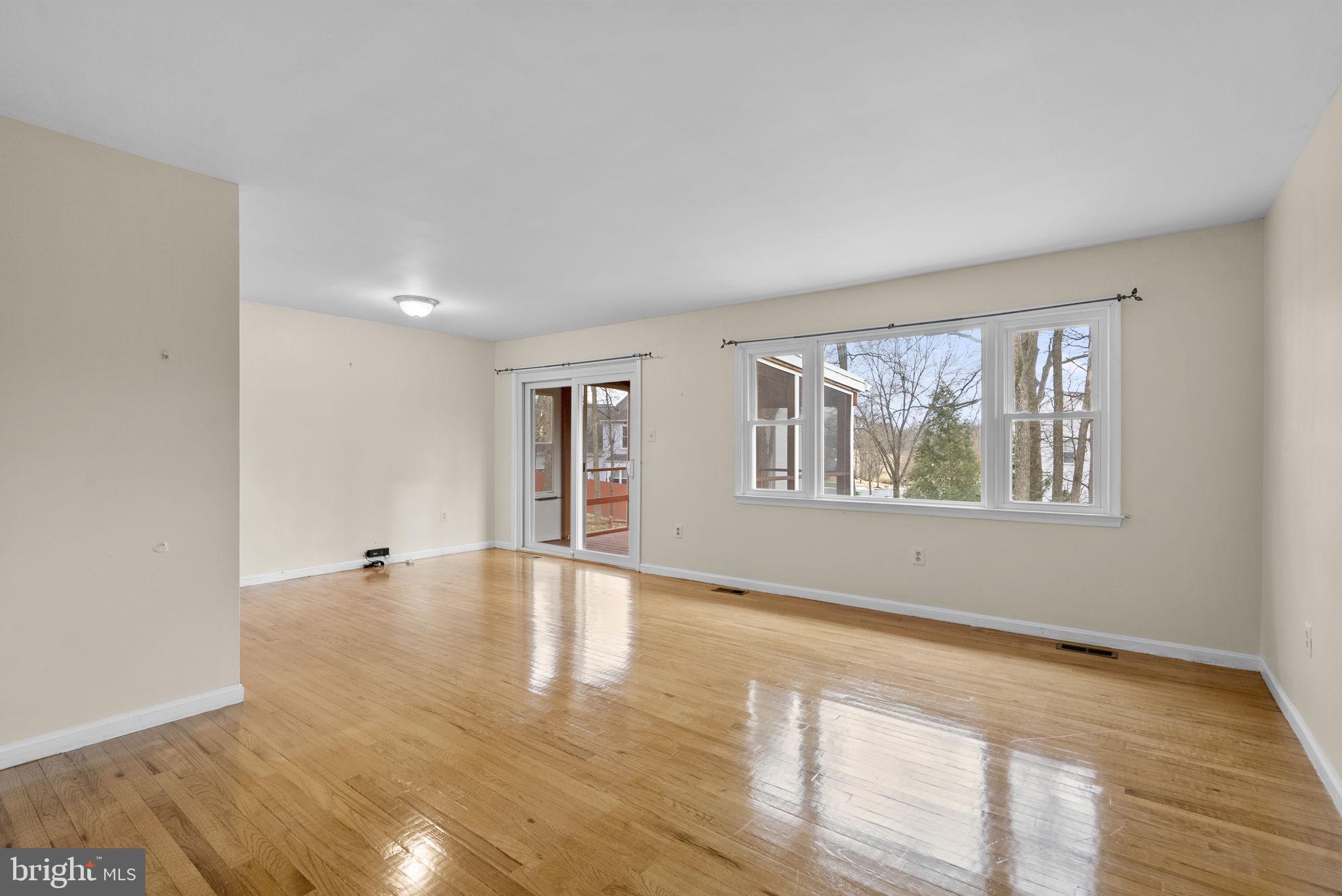 ELEVEN CEDARS - Residential