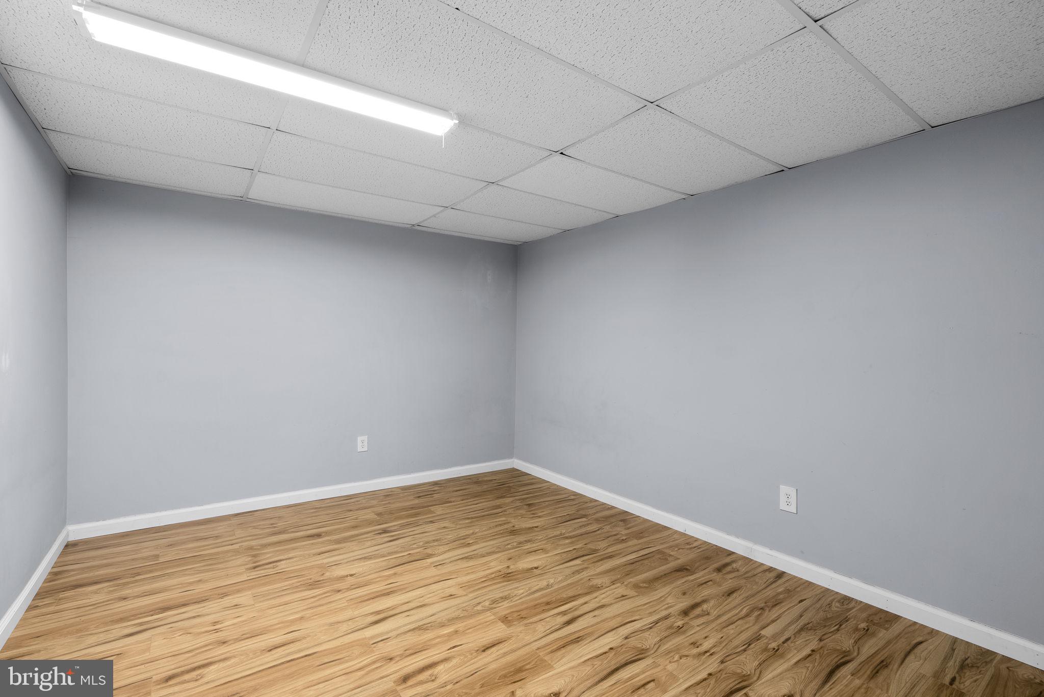 ELEVEN CEDARS - Residential