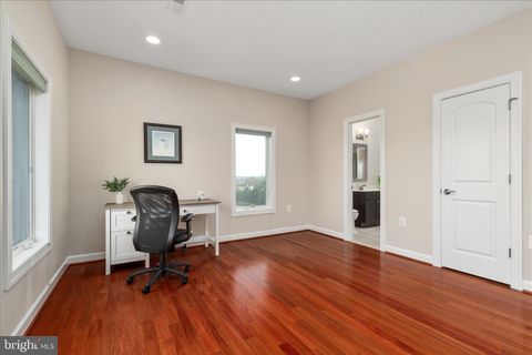 Tiny photo for 16064 Waterford Creek Circle, HAMILTON, VA 20158 (MLS # VALO2123966)
