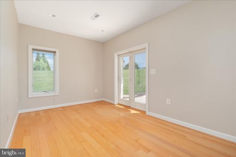Tiny photo for 16064 Waterford Creek Circle, HAMILTON, VA 20158 (MLS # VALO2123966)