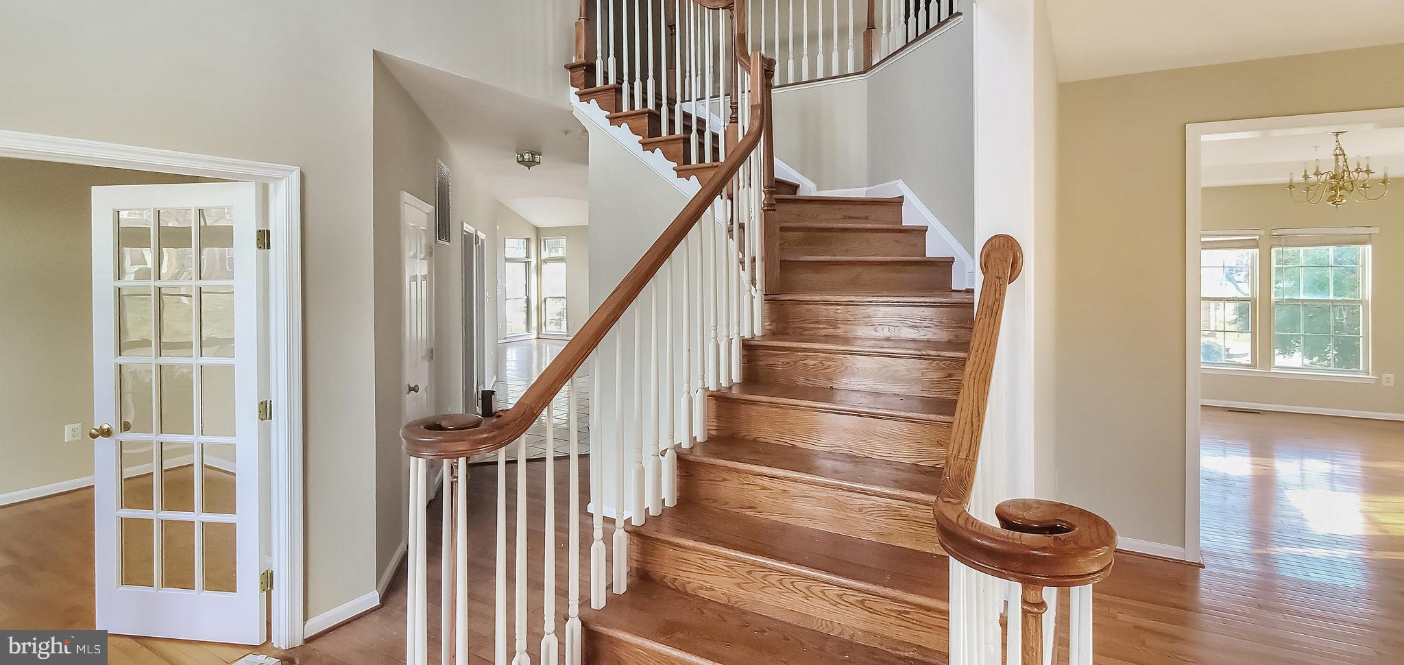 COUNTRY CLUB ESTATES - Residential