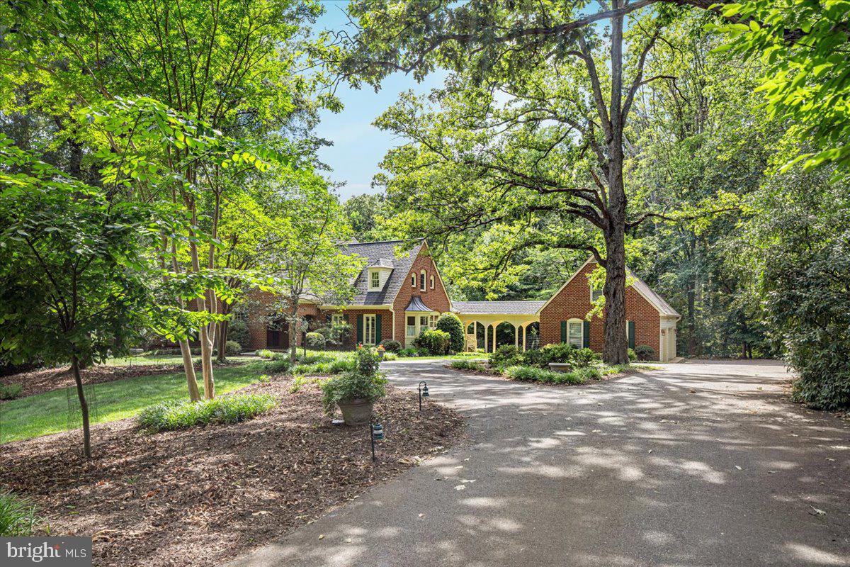 7131 WOODLAND DRIVE