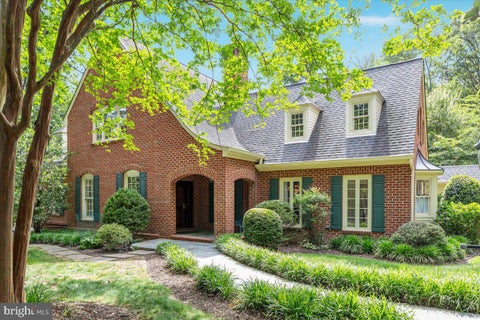 Photo of 7131 Woodland Drive, SPRINGFIELD, VA 22151 (MLS # VAFX2320616)