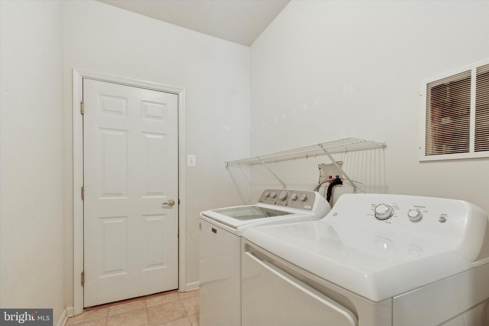 WARWICK MANOR - Residential